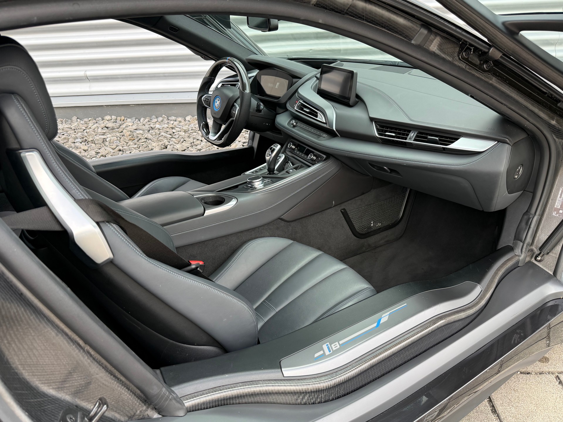 BMW i8 Coupé-image-13