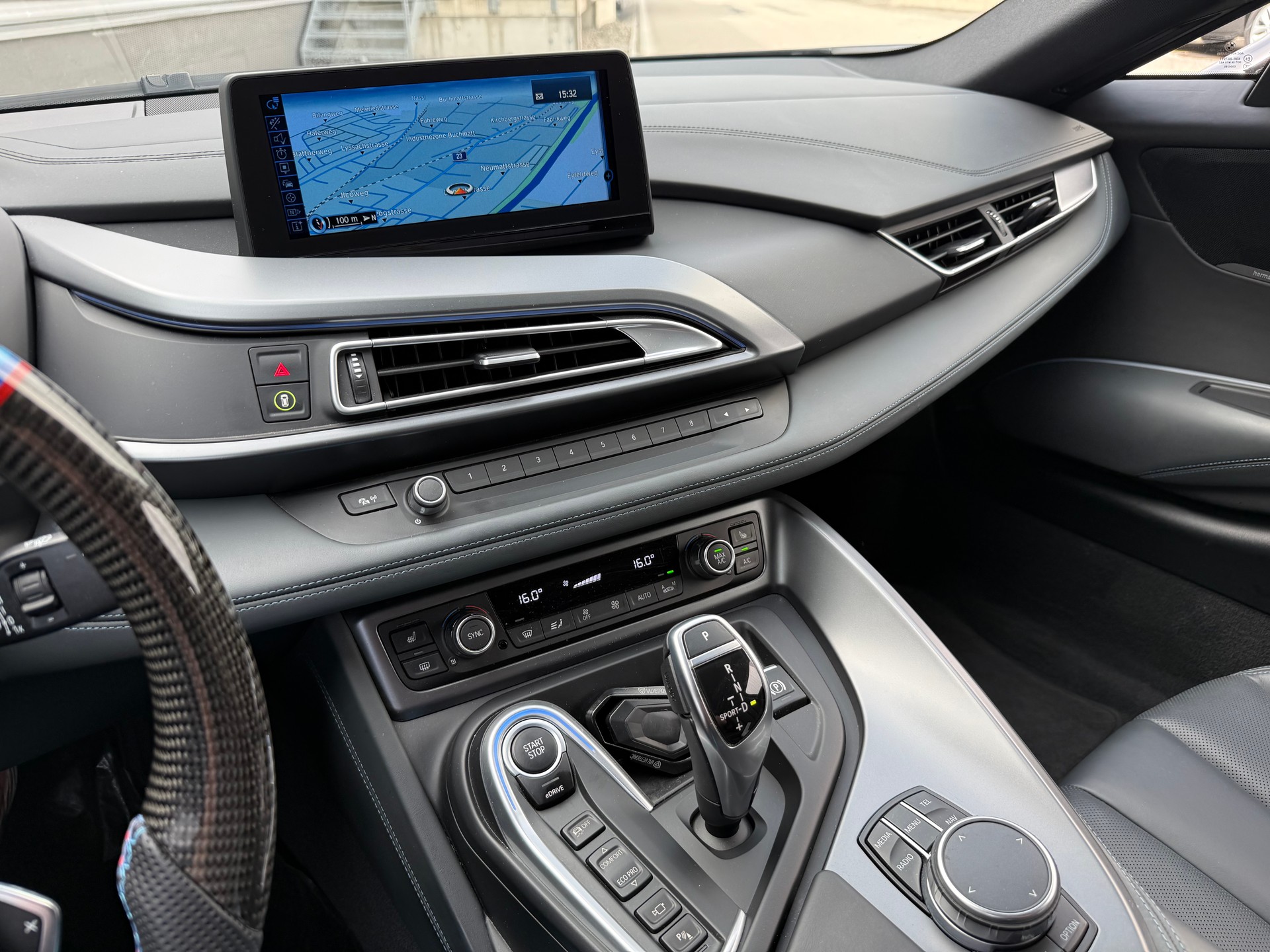 BMW i8 Coupé-image-16