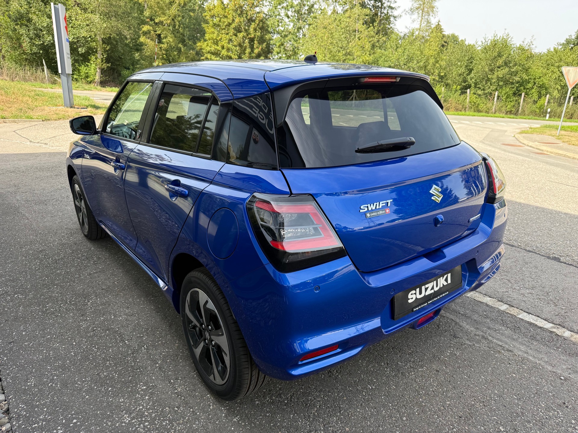 SUZUKI Swift 1.2 Piz Sulai Hybrid Top 4x4-image-3