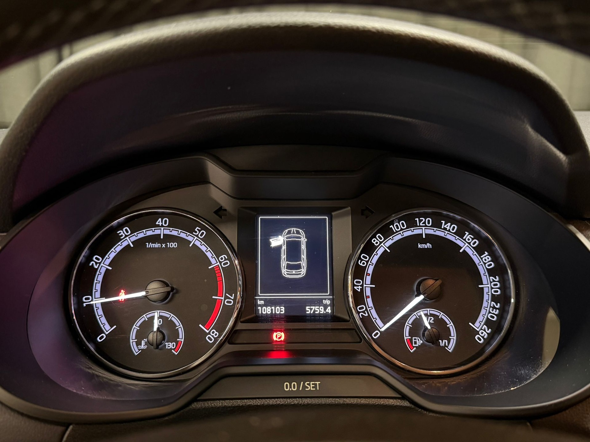 SKODA Octavia Combi 1.5 TSI Swiss Line-image-11