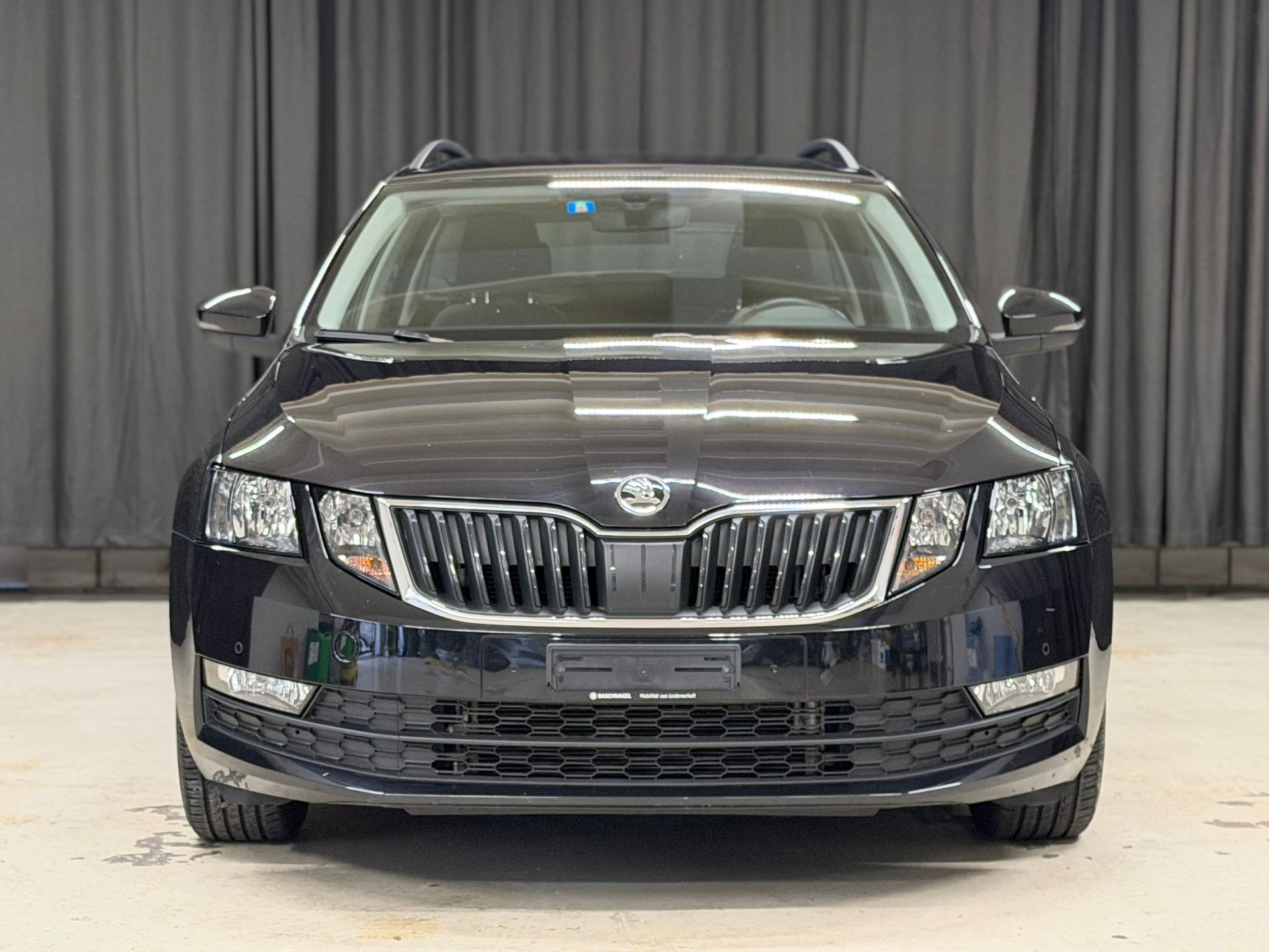 SKODA Octavia Combi 1.5 TSI Swiss Line-image-2