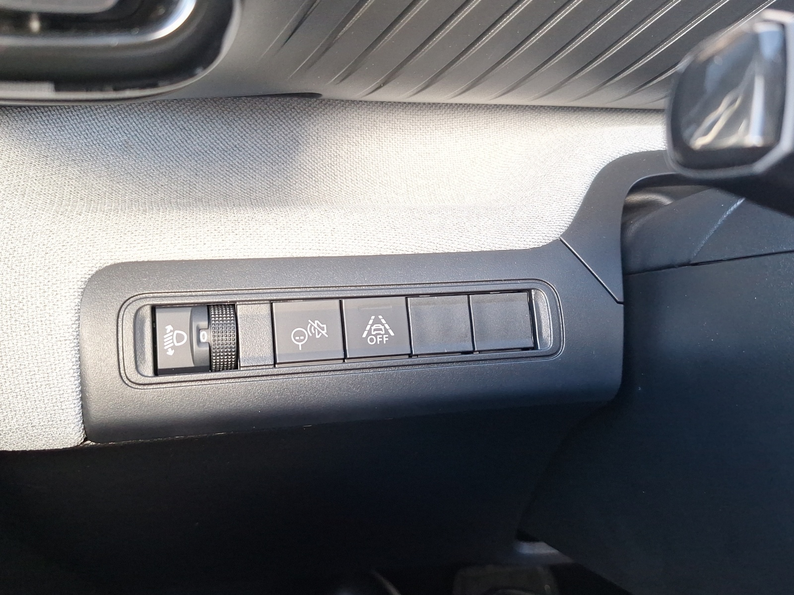 CITROEN C3 Aircross 1.2 Hybrid Tonic+-image-18