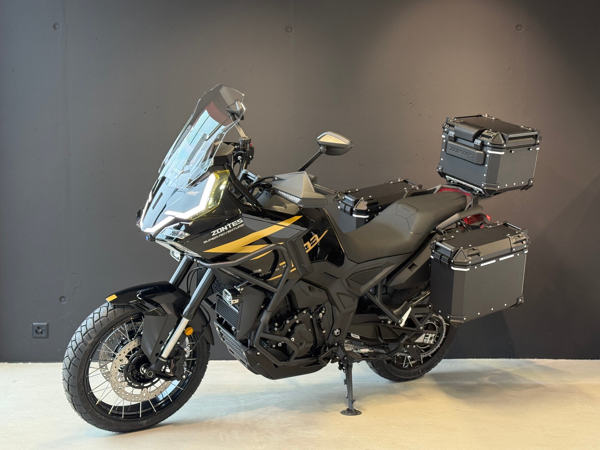 ZONTES 703 F 35kw-showroom-element-2
