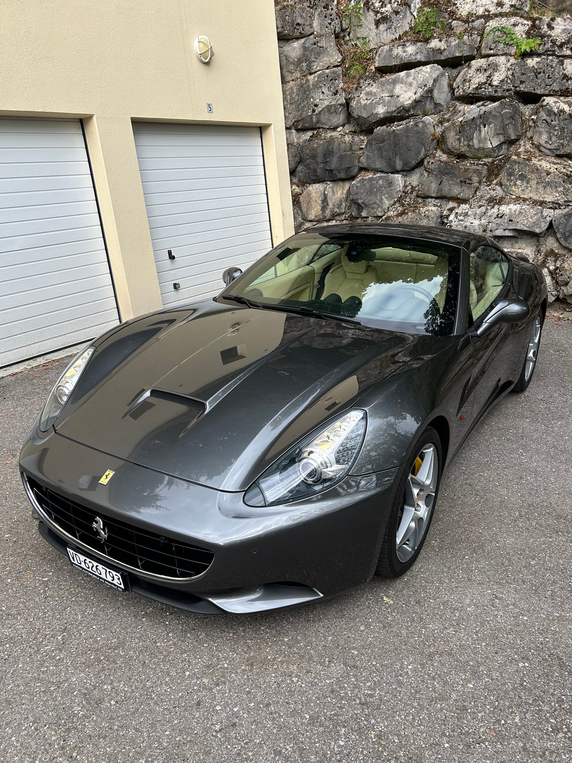 FERRARI California 4.3-image-5