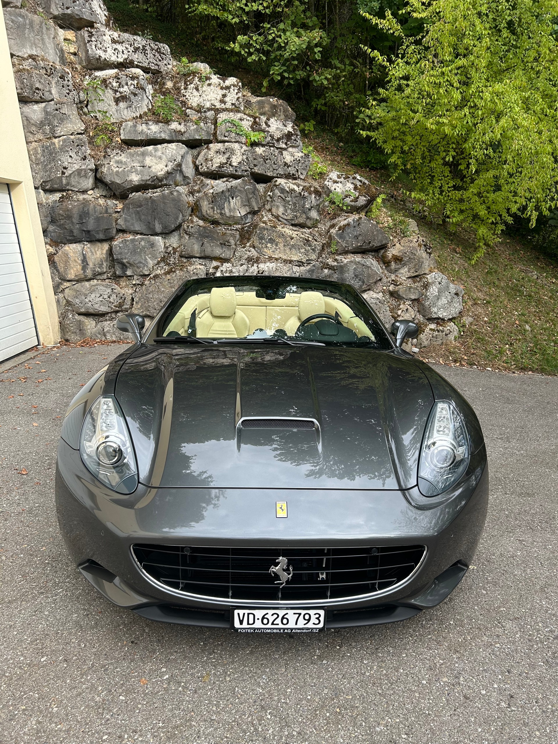 FERRARI California 4.3-image-1
