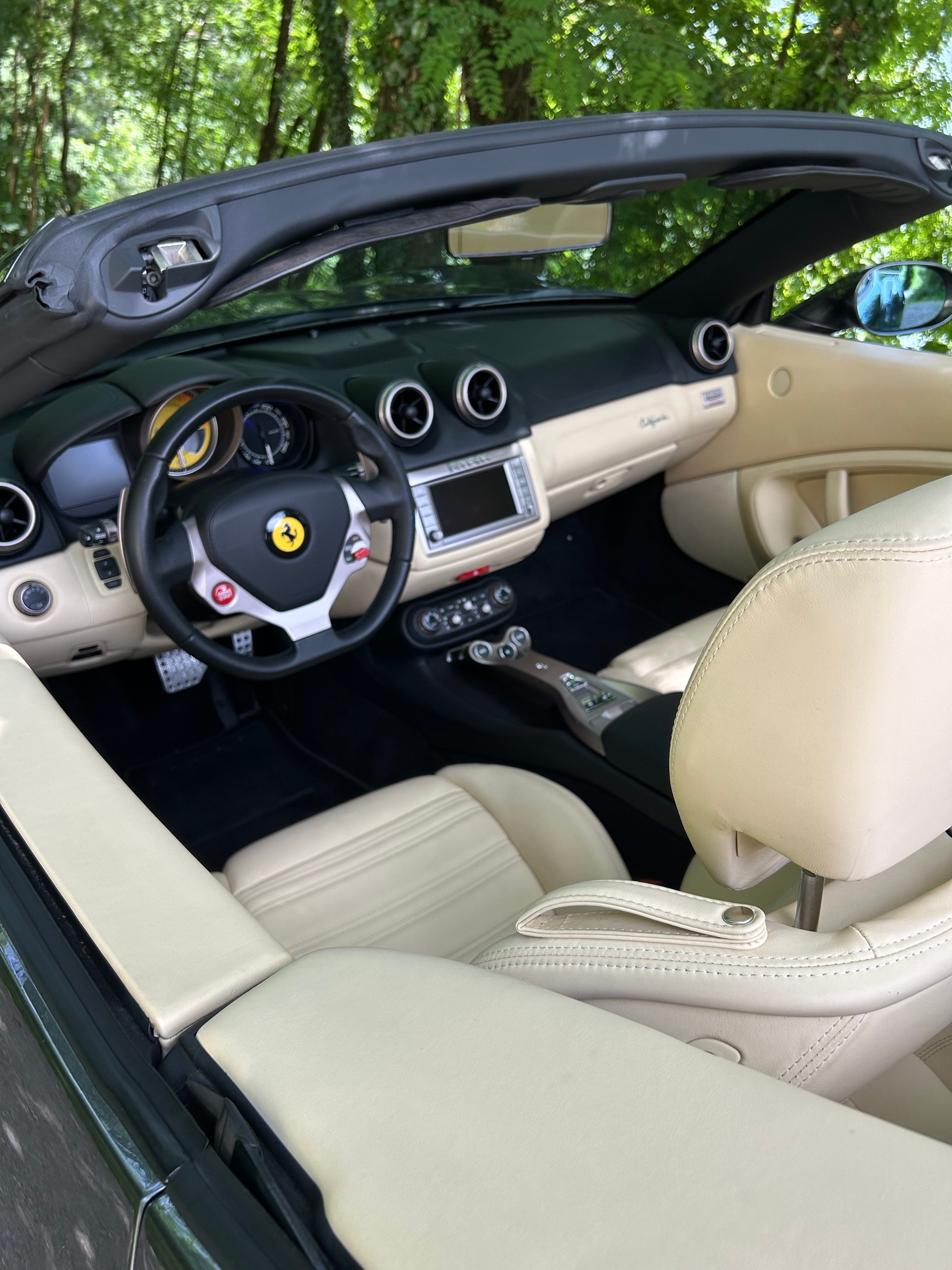FERRARI California 4.3-image-9