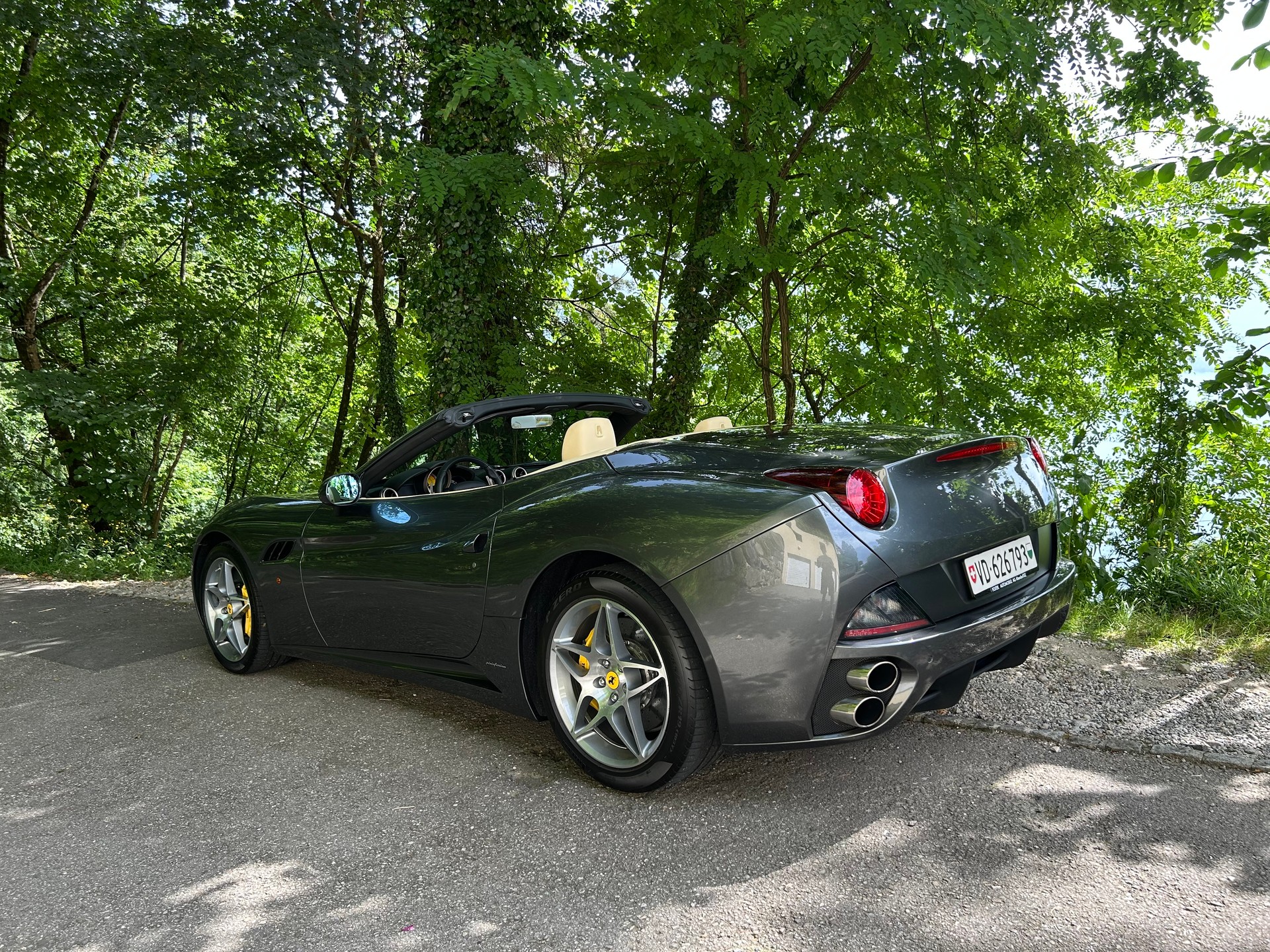 FERRARI California 4.3-image-3