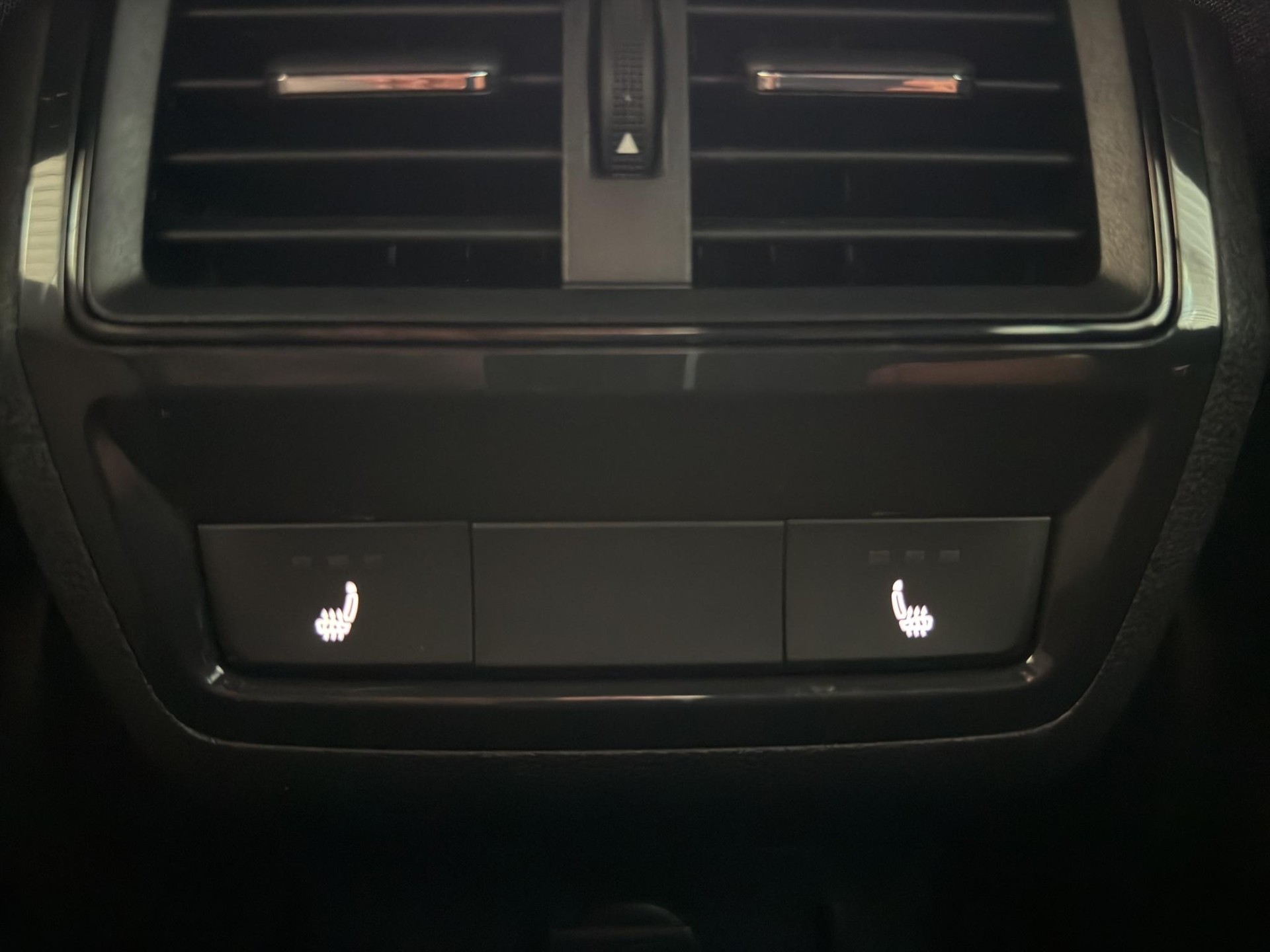 SKODA Karoq 1.5 TSI SportLine DSG-image-18