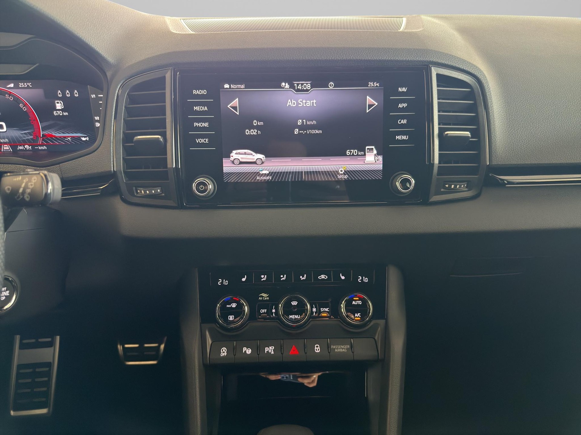SKODA Karoq 1.5 TSI SportLine DSG-image-14