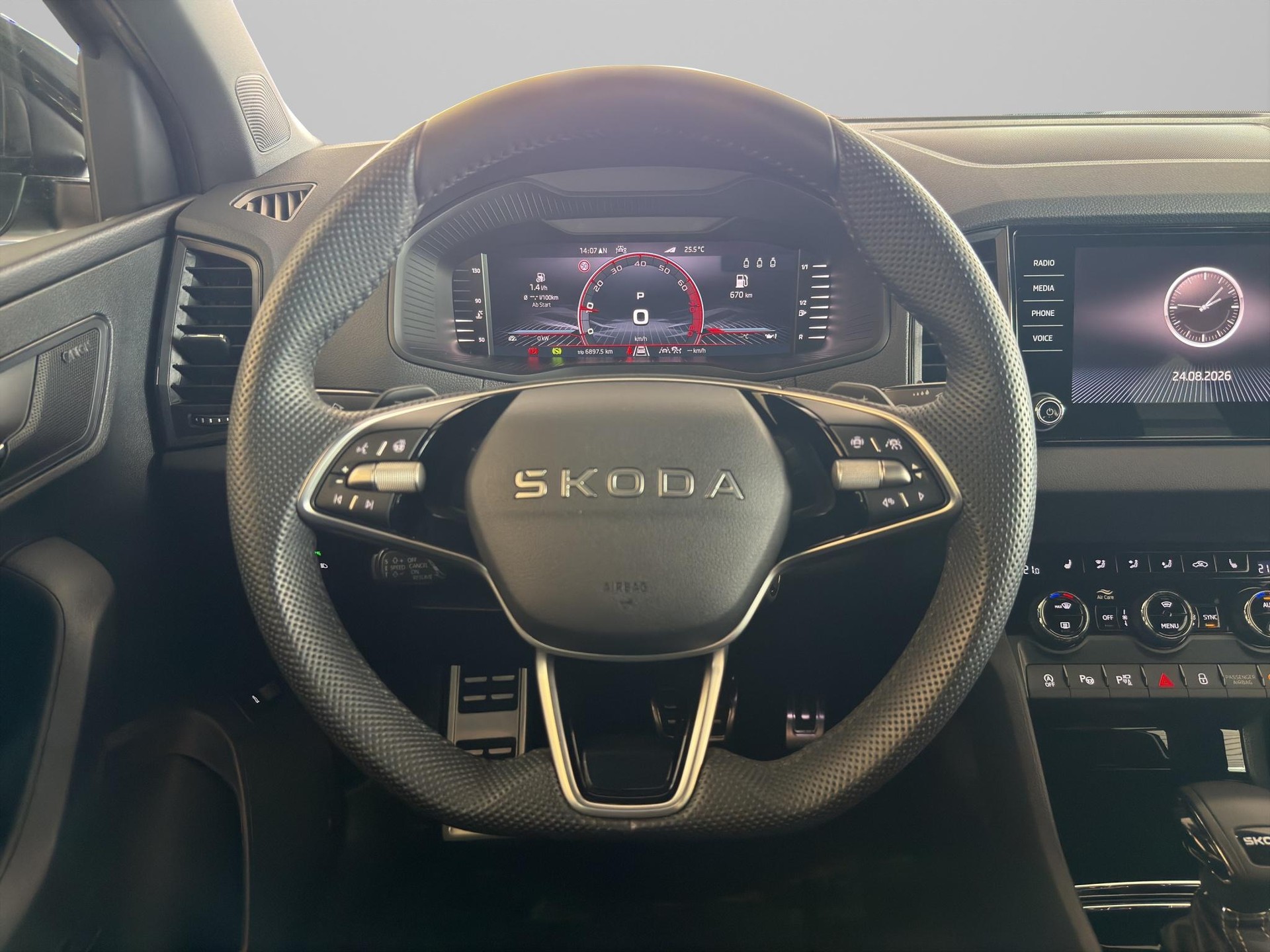 SKODA Karoq 1.5 TSI SportLine DSG-image-13