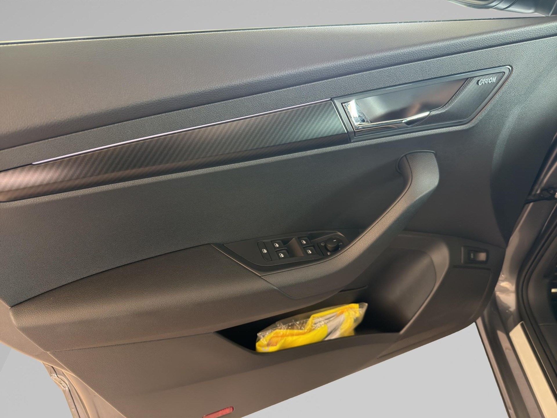 SKODA Karoq 1.5 TSI SportLine DSG-image-17