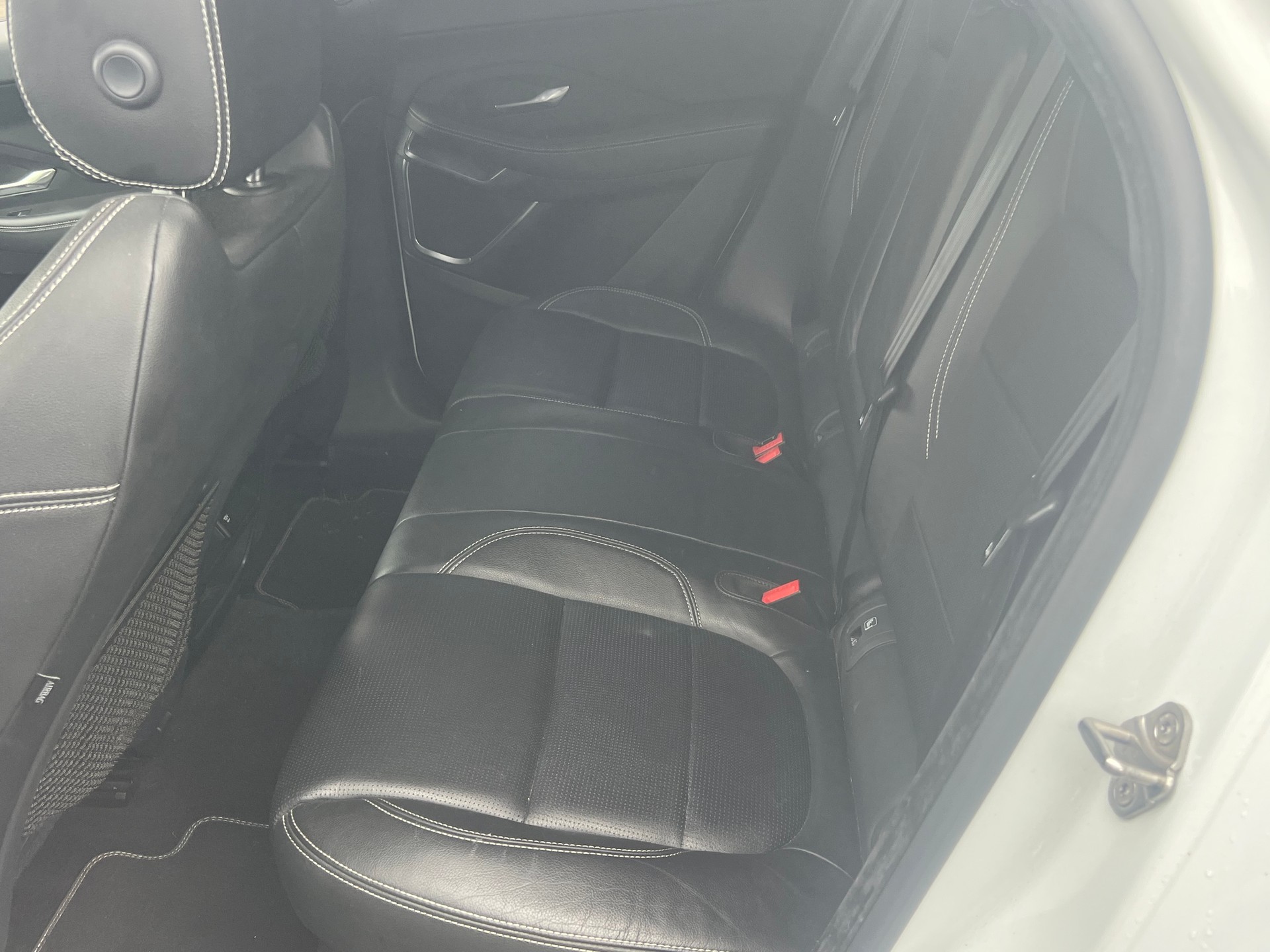 JAGUAR E-Pace 2.0d D180 HSE AWD Automatik-image-9