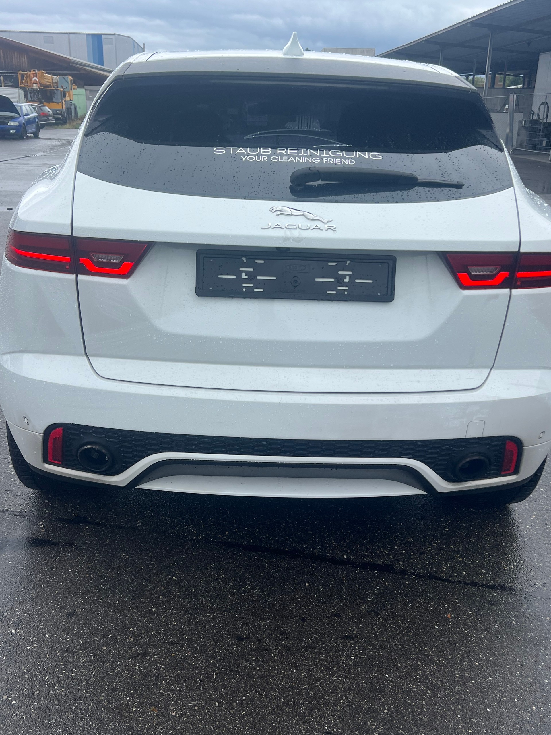 JAGUAR E-Pace 2.0d D180 HSE AWD Automatik-image-2