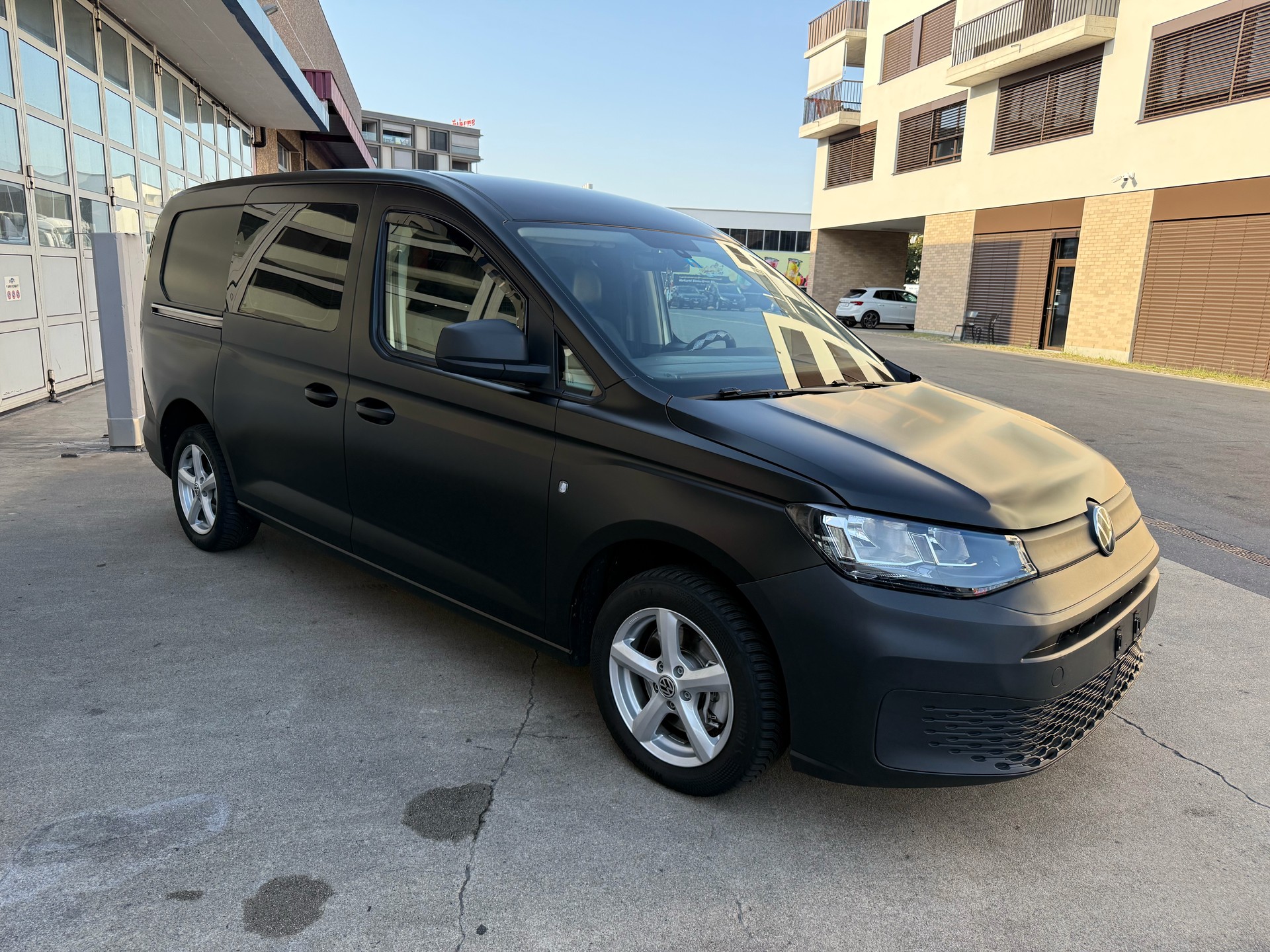 VW Caddy Cargo 2.0TDI Maxi-image-6