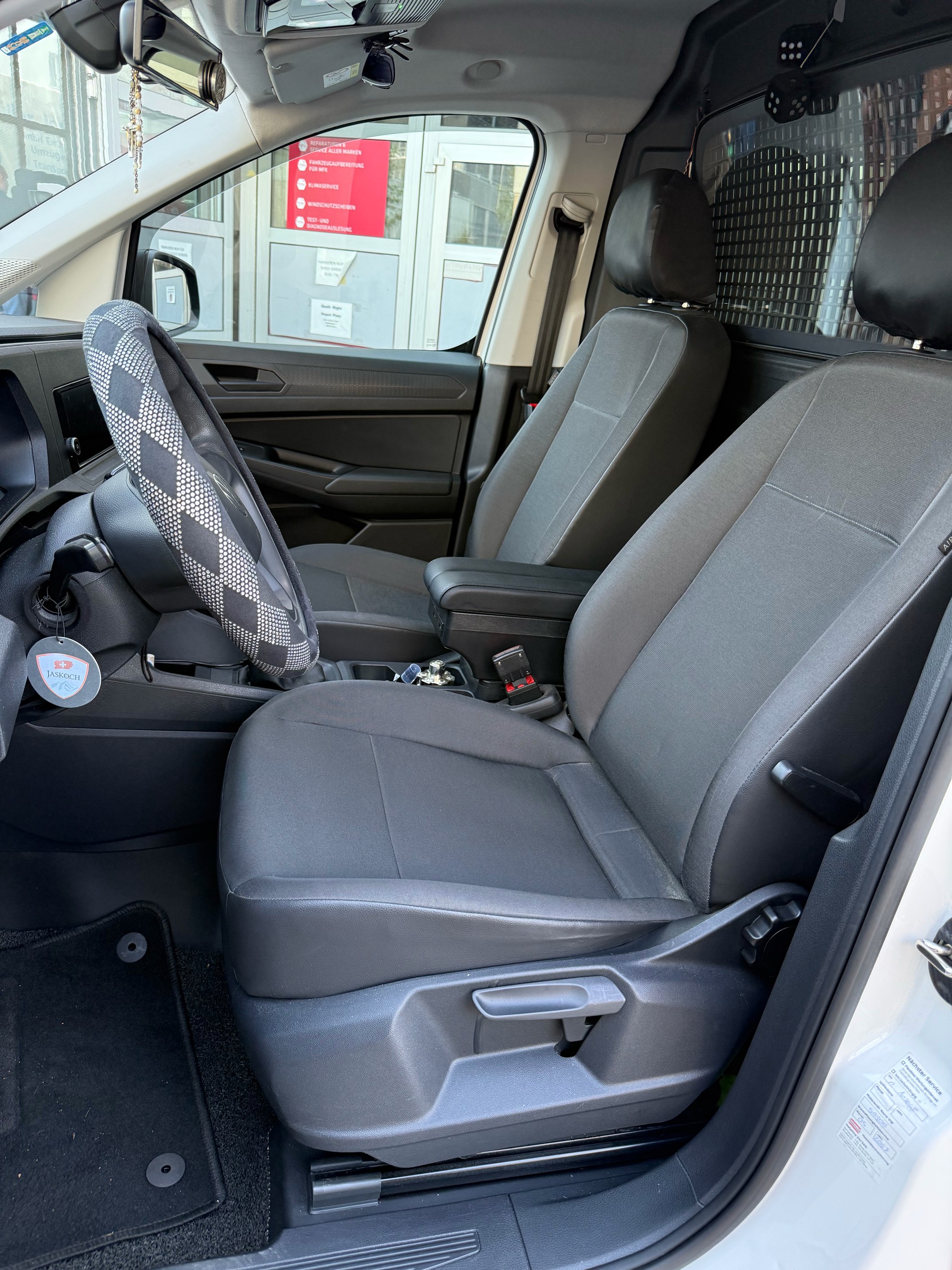 VW Caddy Cargo 2.0TDI Maxi-image-7