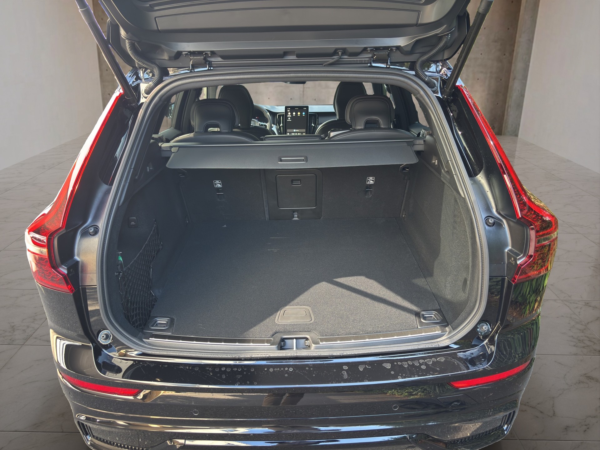 VOLVO XC60 2.0 B5 MH Black Edition AWD Ultra-image-16