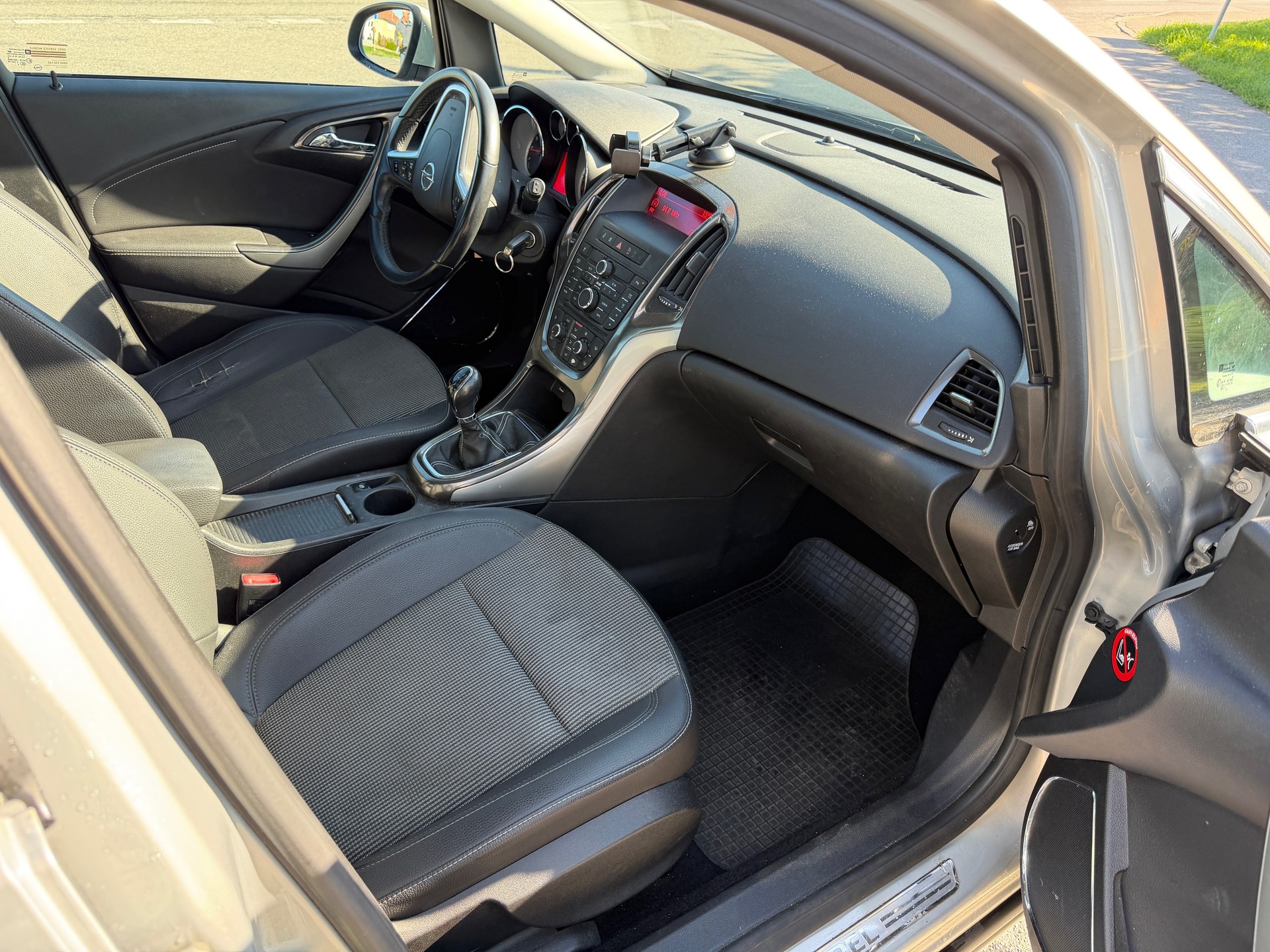 OPEL Astra 1.6i 16V Turbo Sport-image-7