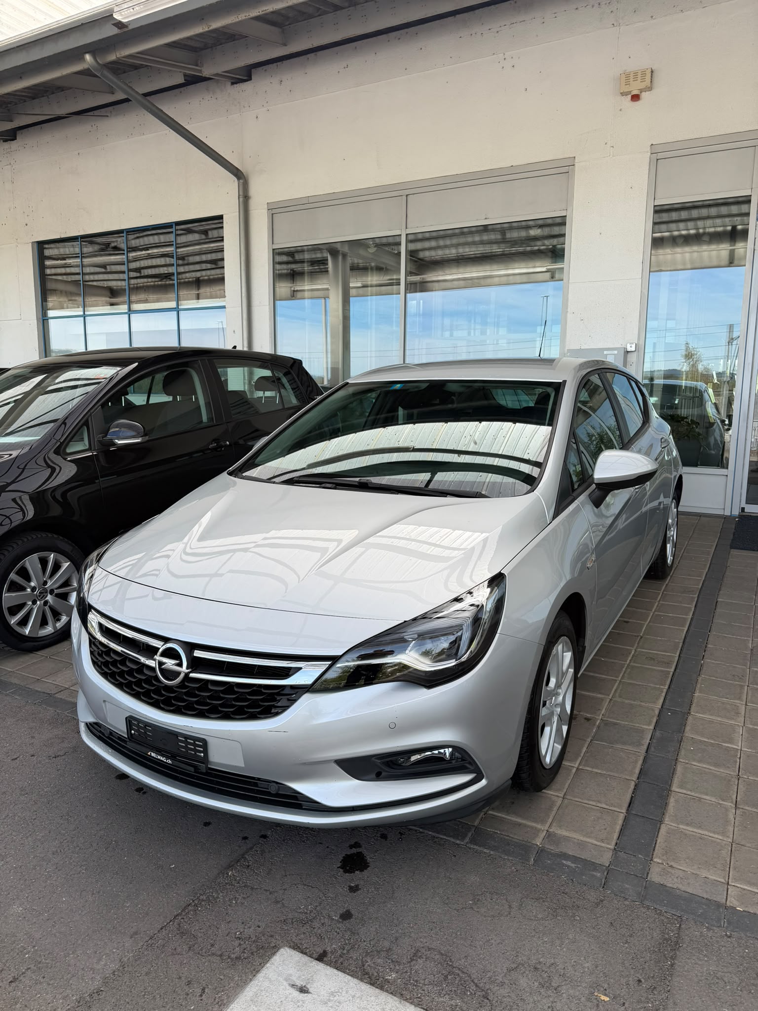 OPEL Astra 1.4i Turbo Enjoy Automatic-image-2