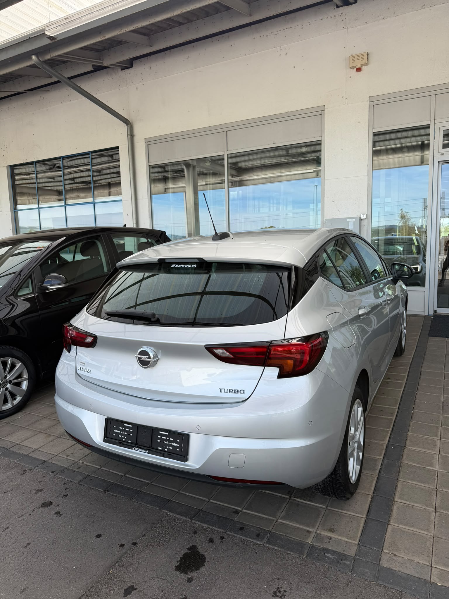 OPEL Astra 1.4i Turbo Enjoy Automatic-image-5