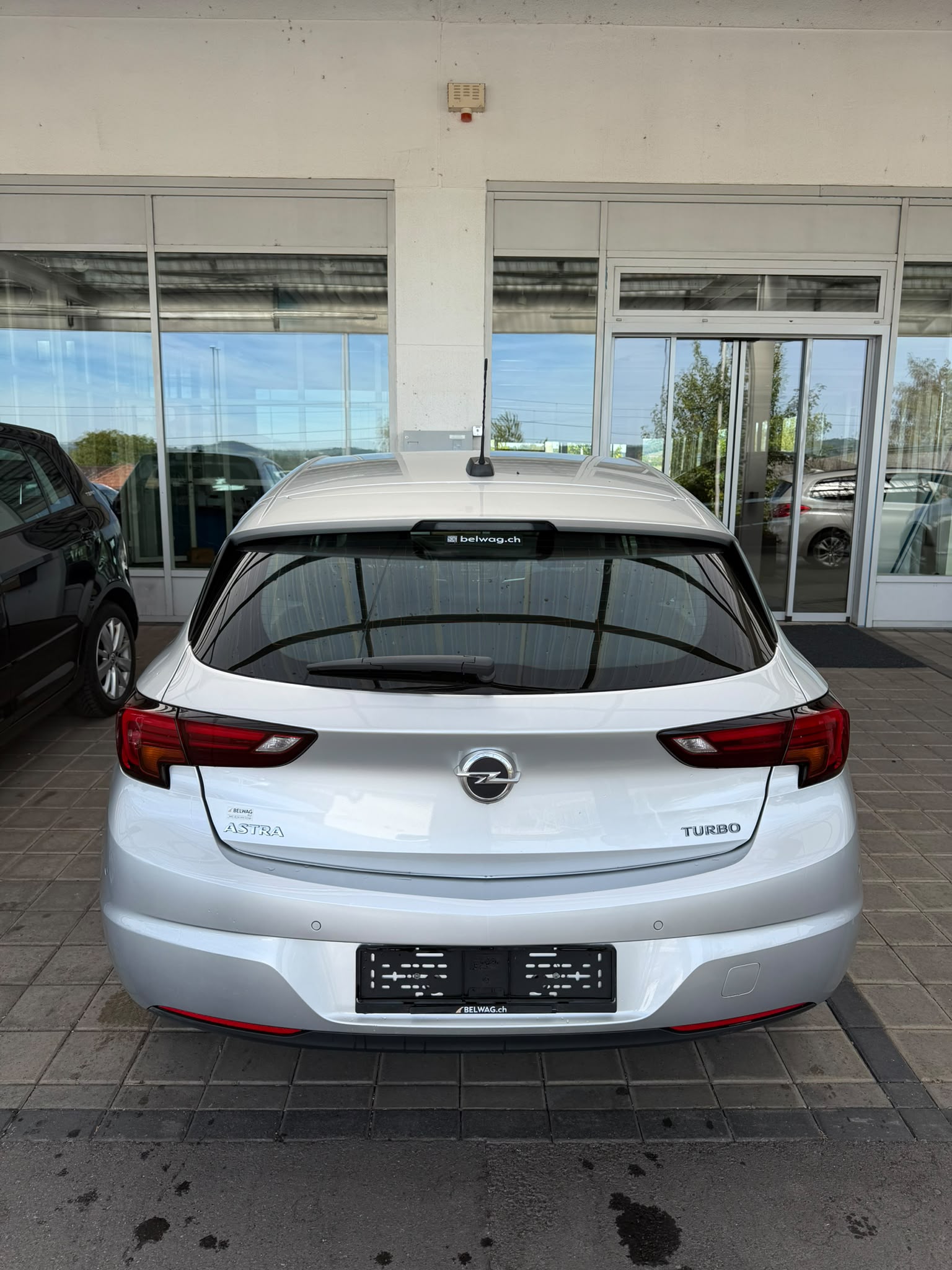 OPEL Astra 1.4i Turbo Enjoy Automatic-image-4
