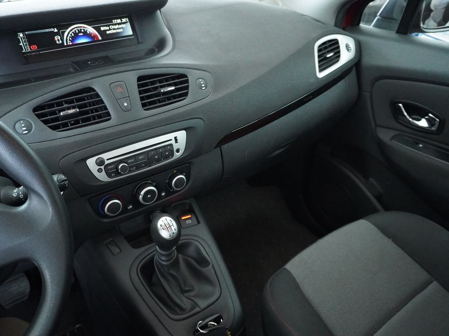 RENAULT Scénic 1.2 16V Turbo Energy-image-5
