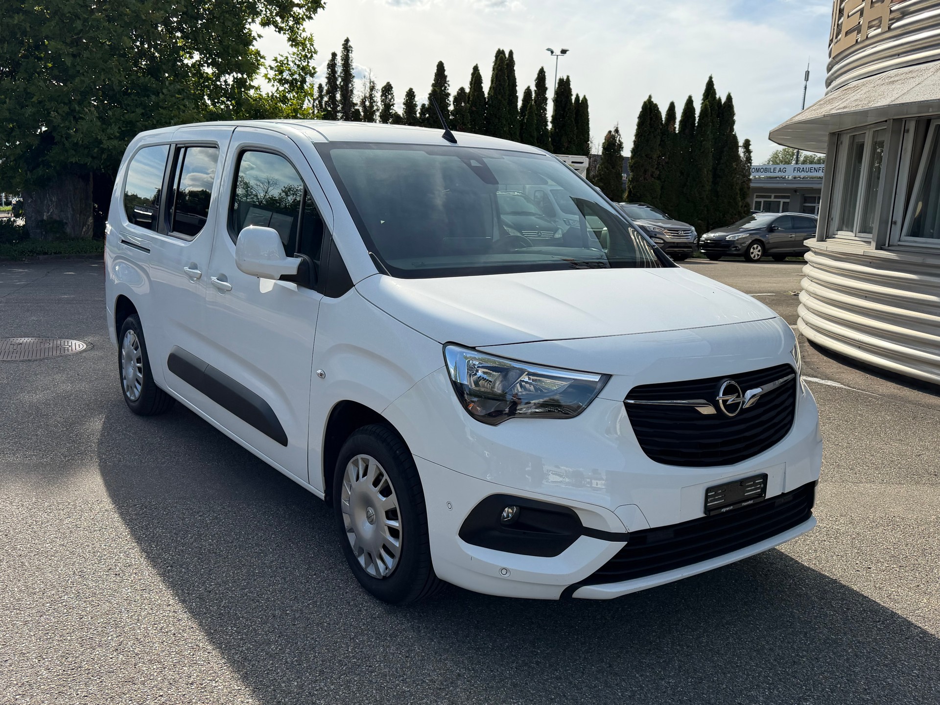 OPEL Combo Life XL 1.2 Enjoy-image-2