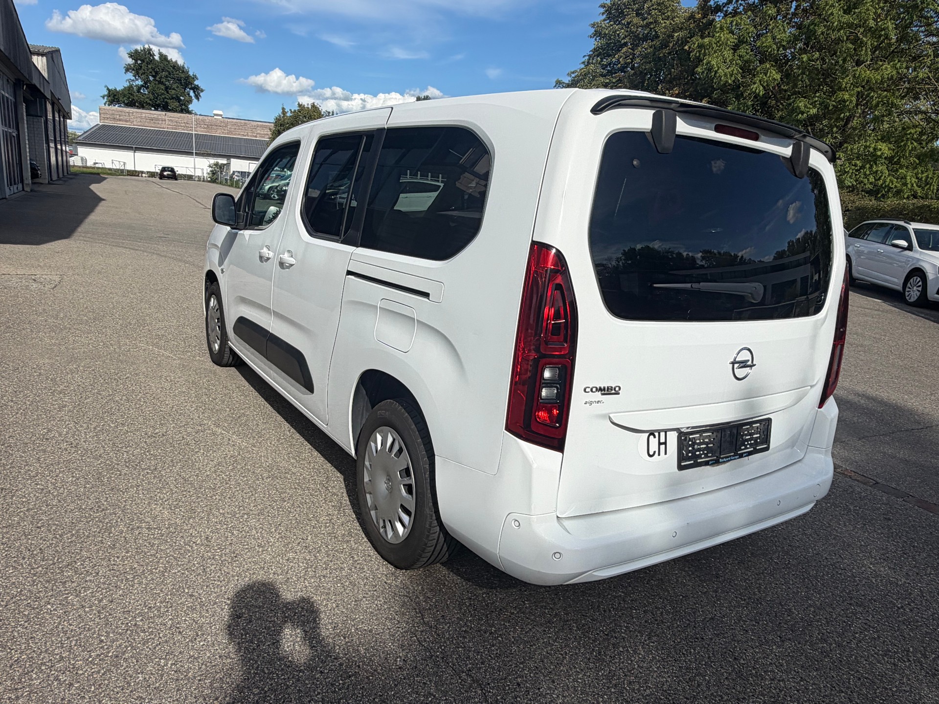 OPEL Combo Life XL 1.2 Enjoy-image-4