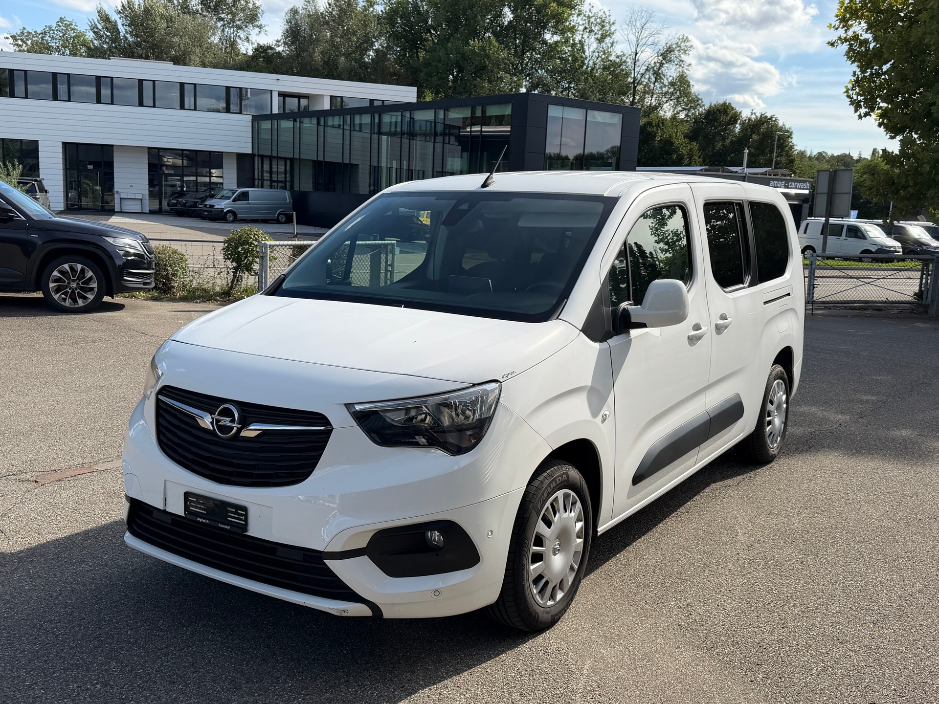 OPEL Combo Life XL 1.2 Enjoy-image-0