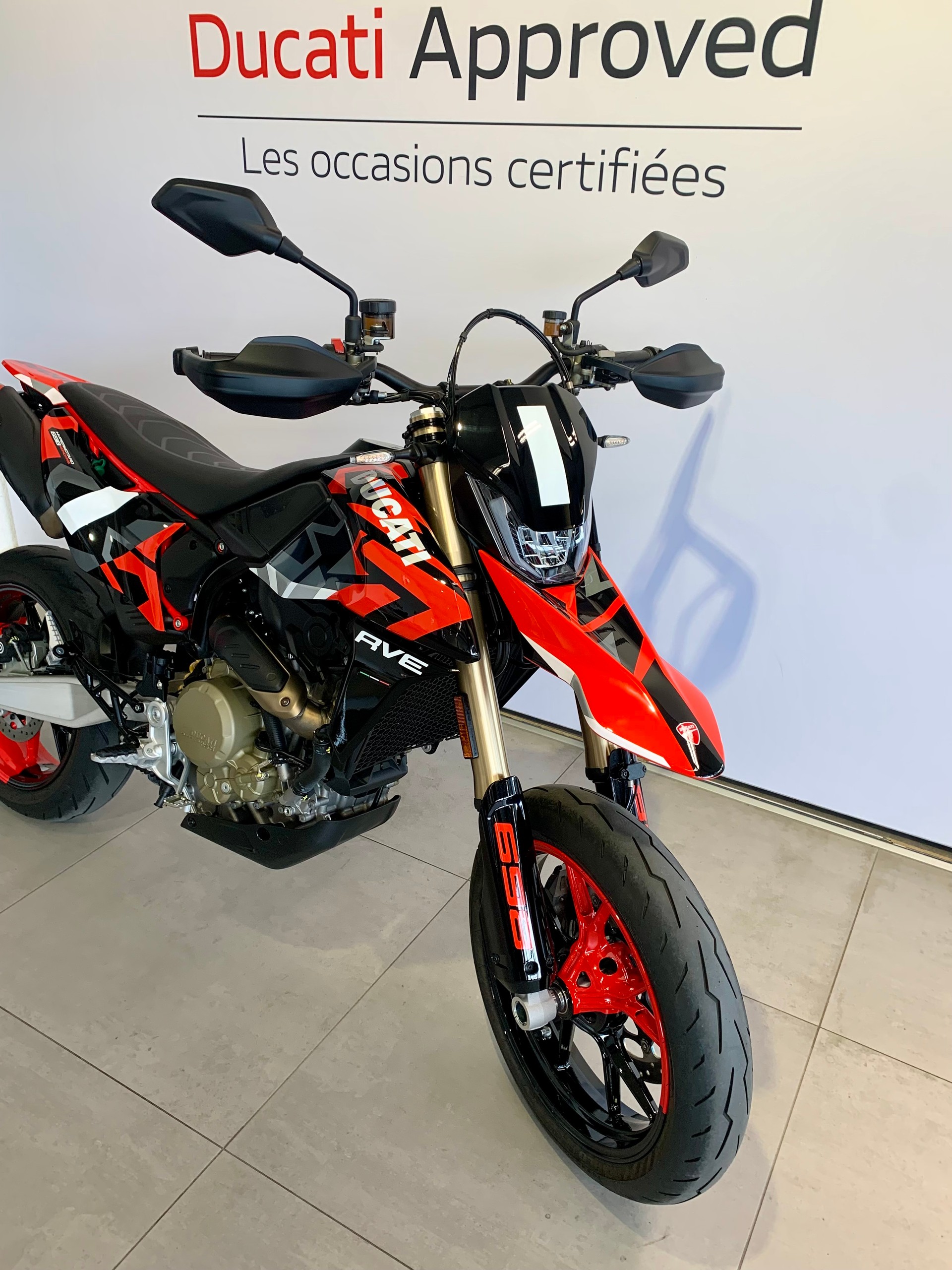 DUCATI Hypermotard 698 Mono RVE-showroom-element-3