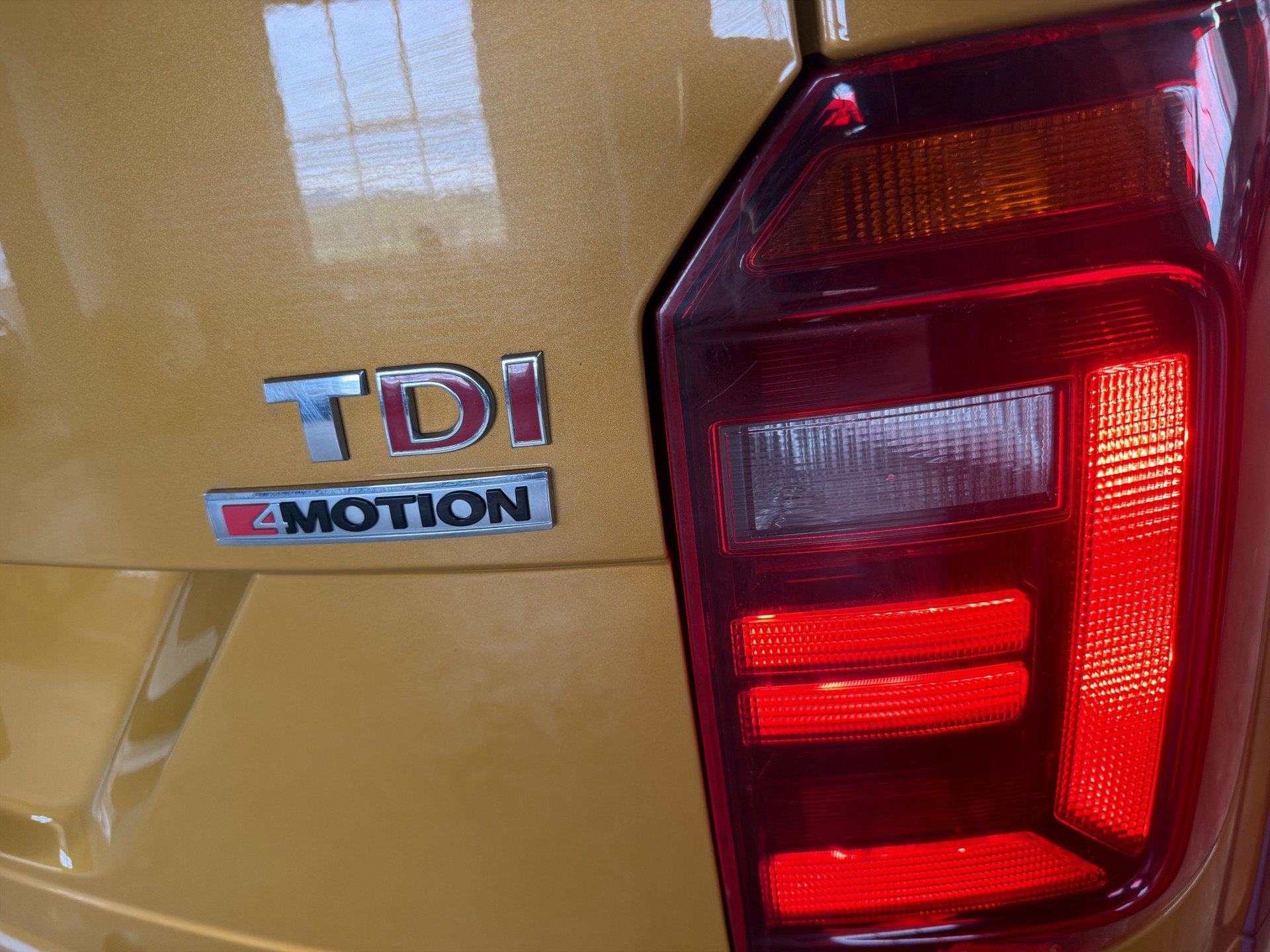 VW Caddy Alltrack 2.0 TDI 4Motion DSG*AUTOMATIC*AHK*-image-6
