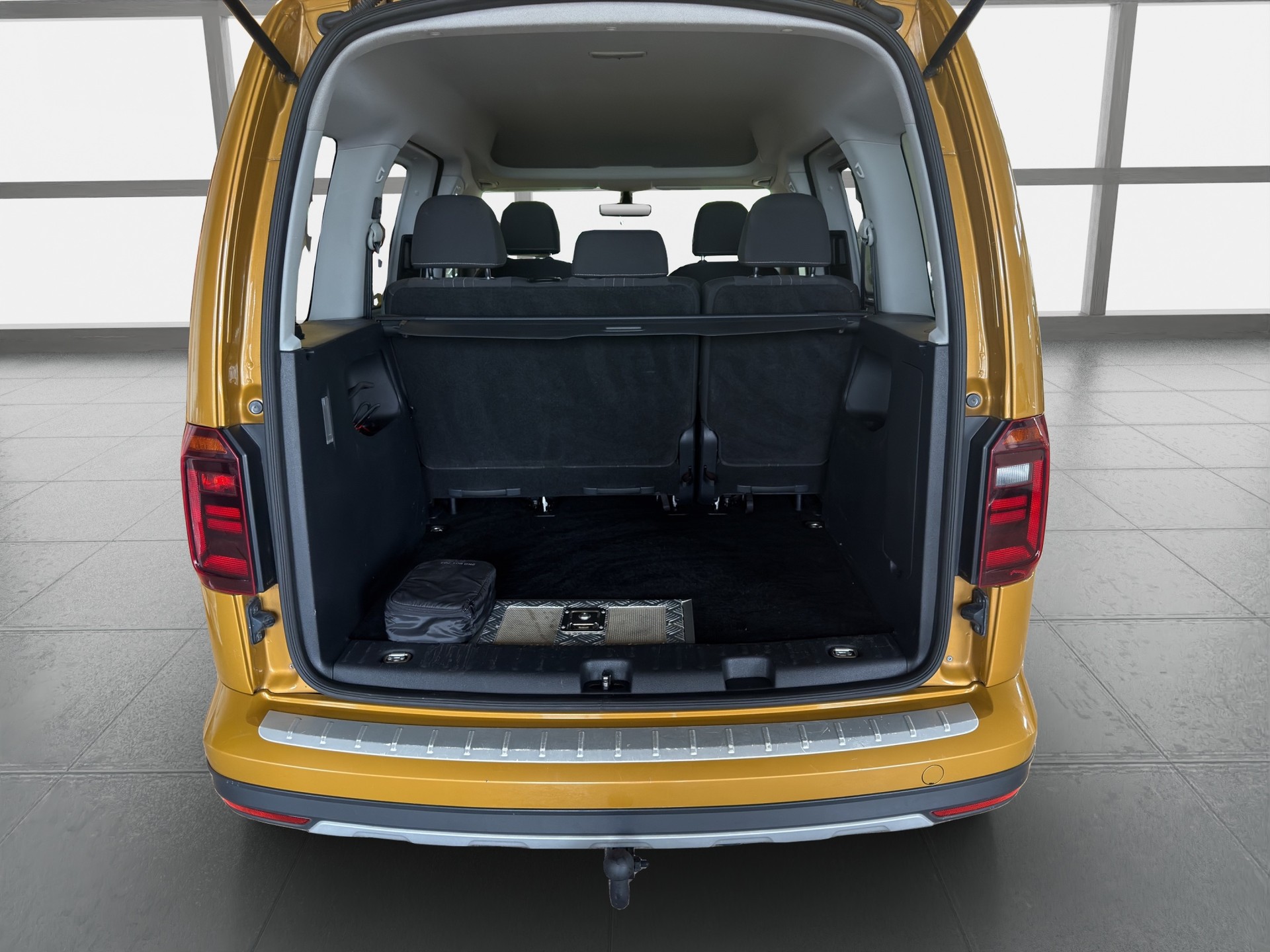 VW Caddy Alltrack 2.0 TDI 4Motion DSG*AUTOMATIC*AHK*-image-8