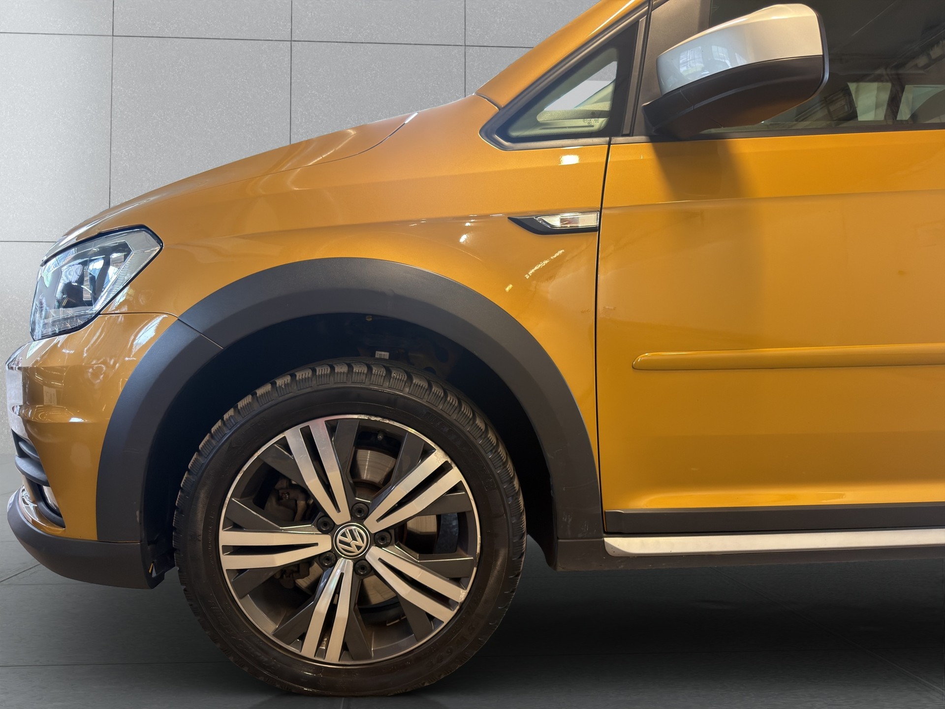 VW Caddy Alltrack 2.0 TDI 4Motion DSG*AUTOMATIC*AHK*-image-24