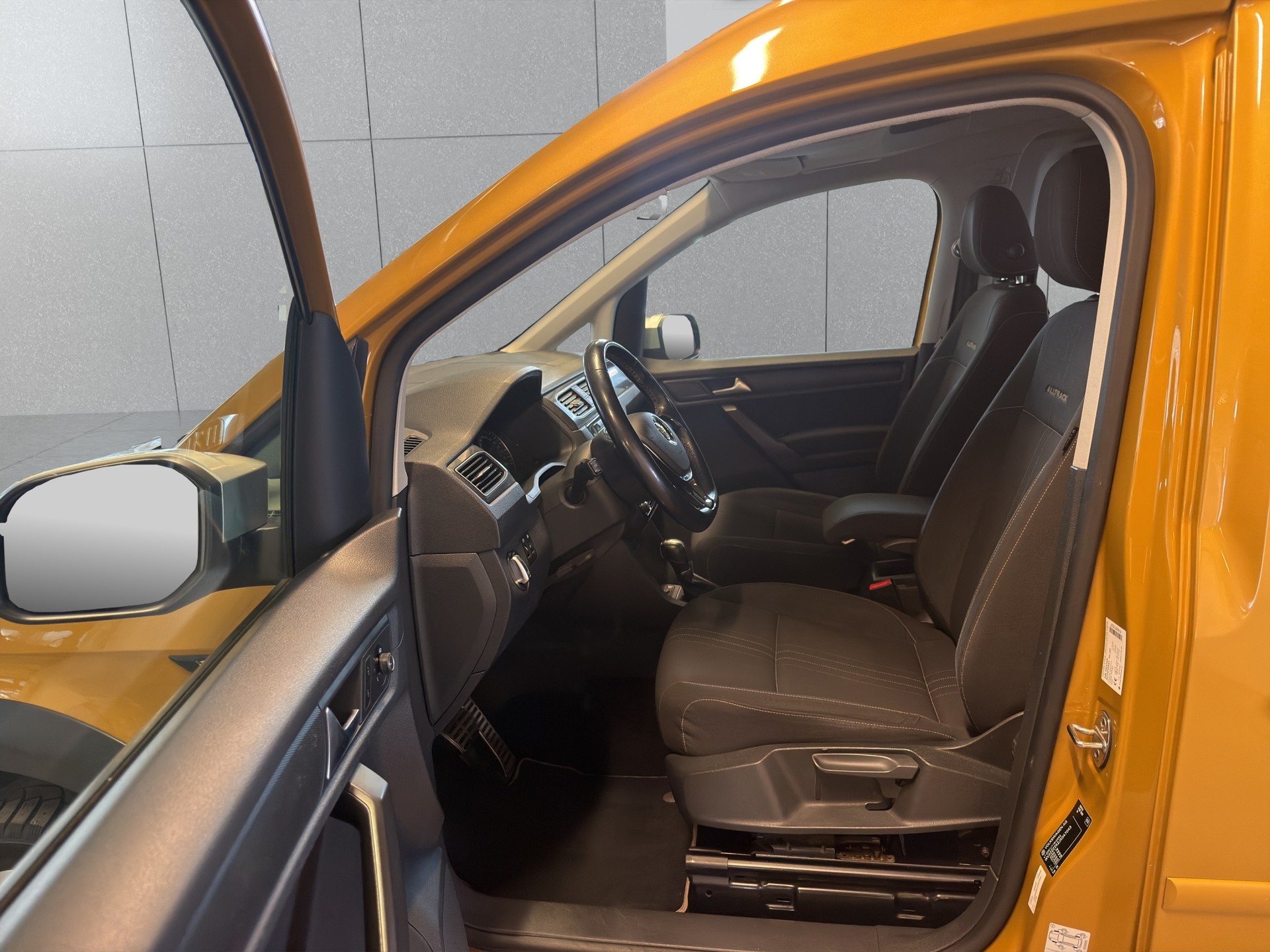 VW Caddy Alltrack 2.0 TDI 4Motion DSG*AUTOMATIC*AHK*-image-11