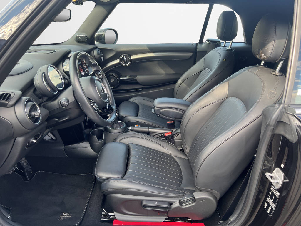MINI Cabrio 2.0i Cooper S-image-8
