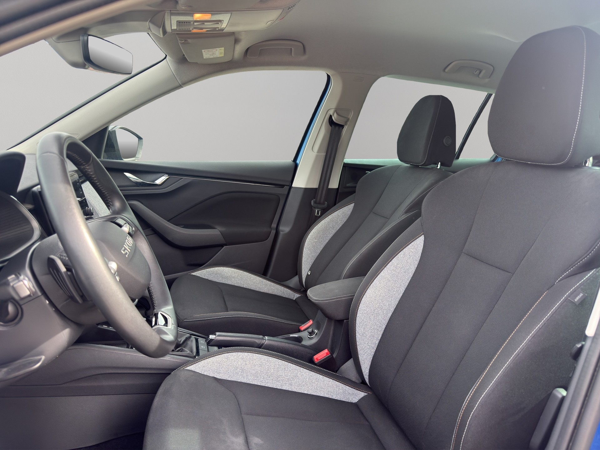 SKODA Kamiq Black Style 1.0 TSI DSG7+Kamera+LED+Sitzh-image-9