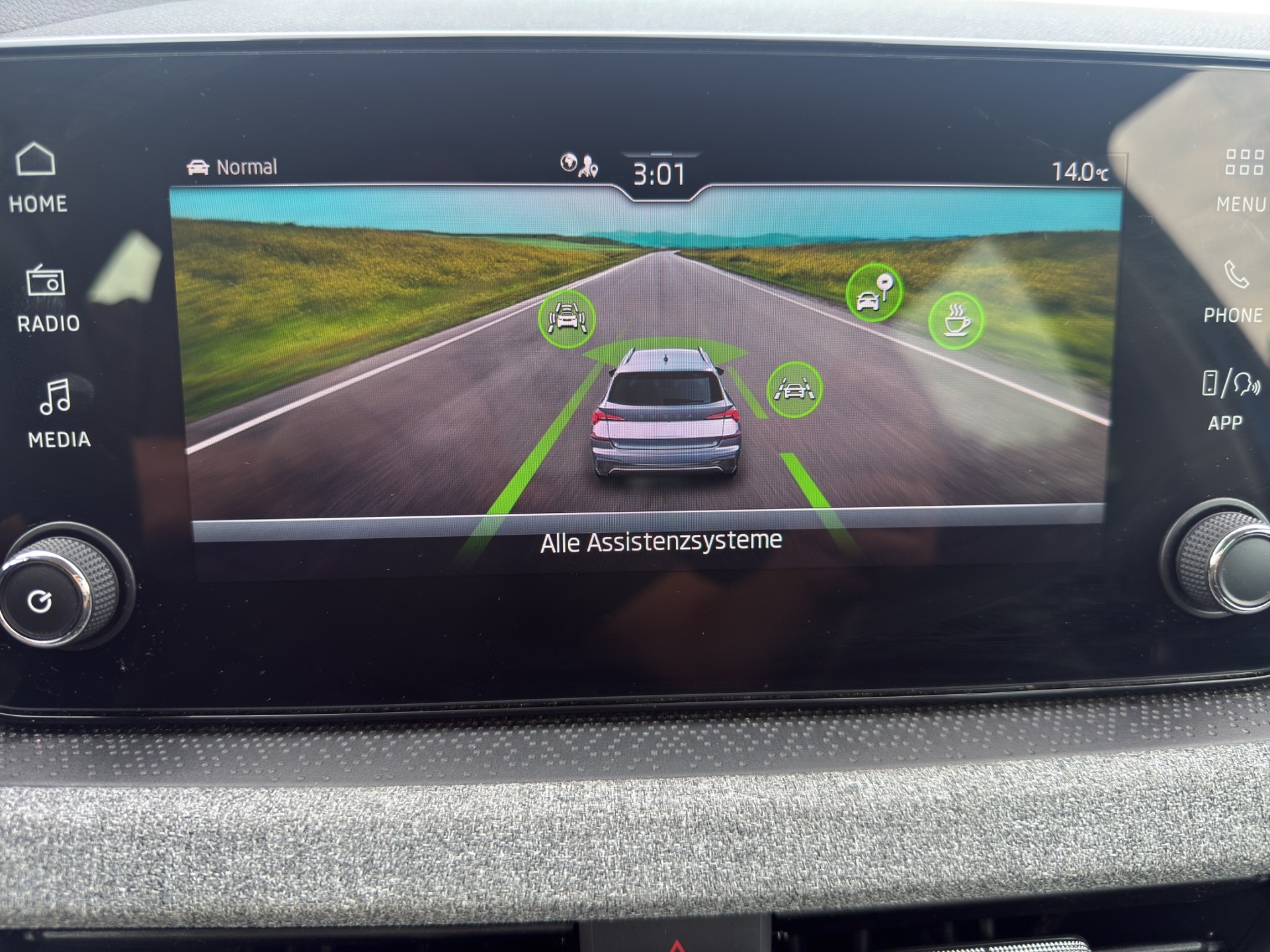 SKODA Kamiq Black Style 1.0 TSI DSG7+Kamera+LED+Sitzh-image-13
