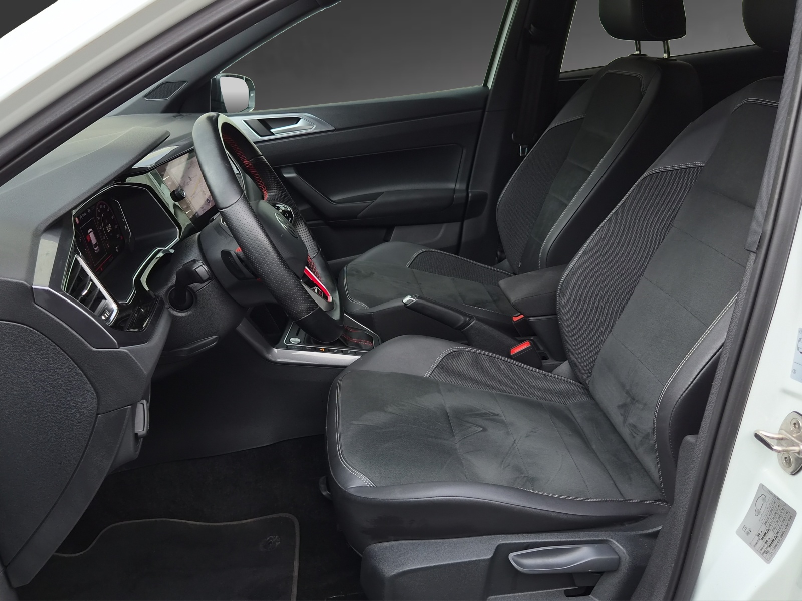 VW Polo 2.0 TSI GTI DSG-image-5