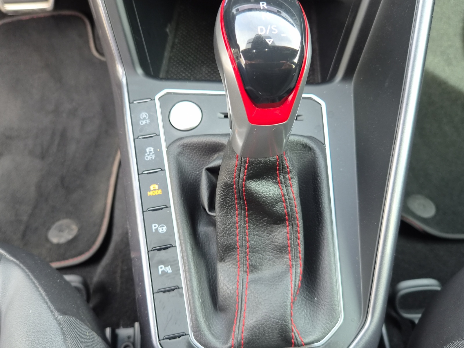 VW Polo 2.0 TSI GTI DSG-image-13