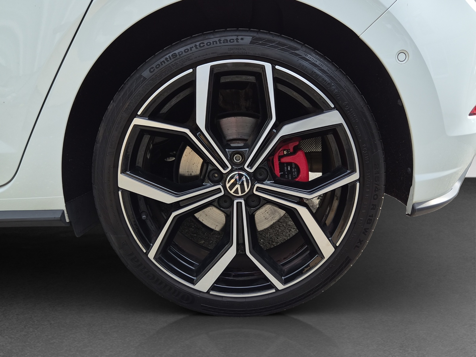 VW Polo 2.0 TSI GTI DSG-image-11