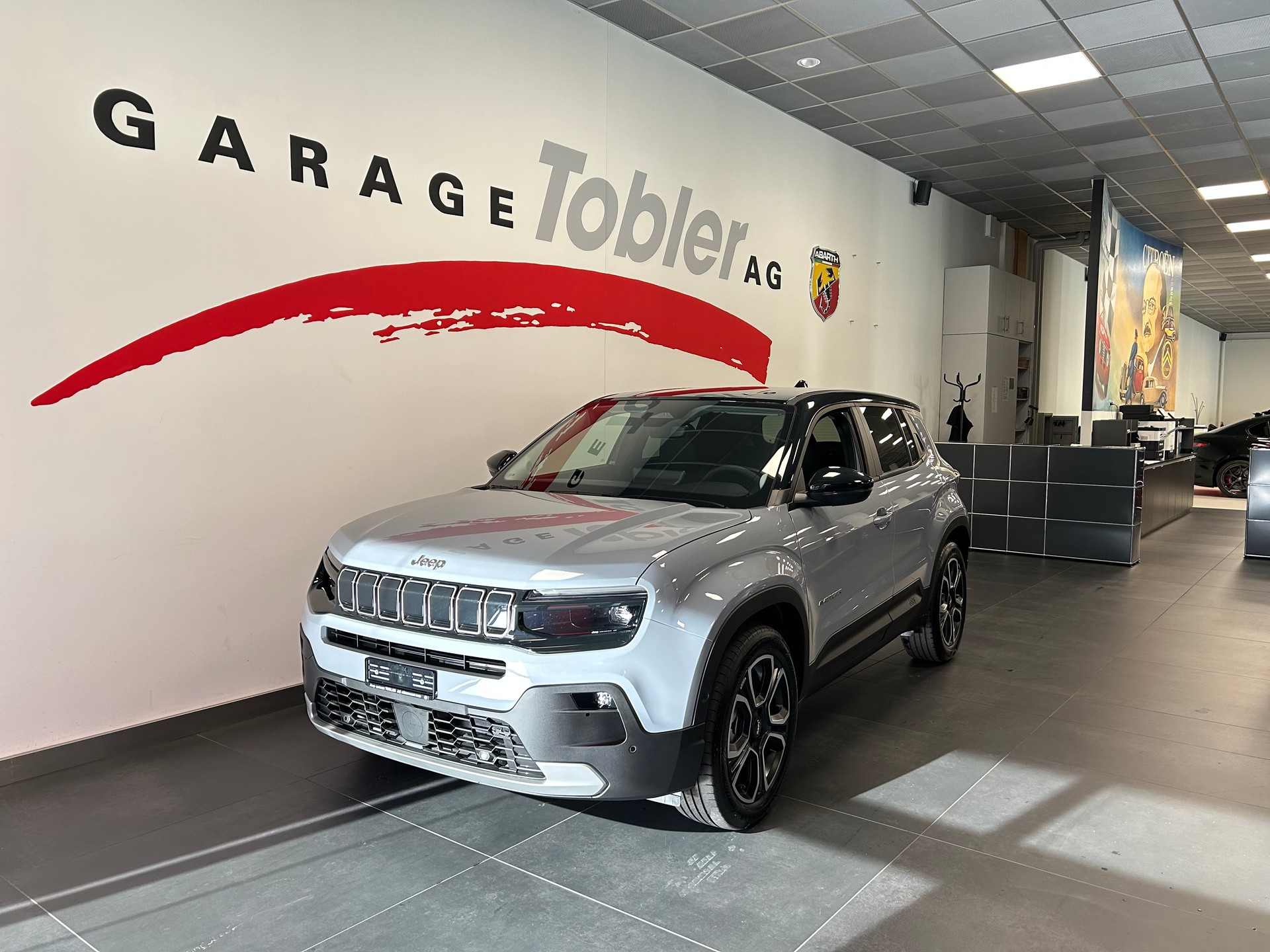 JEEP Avenger 54kWh Summit-showroom-element-1