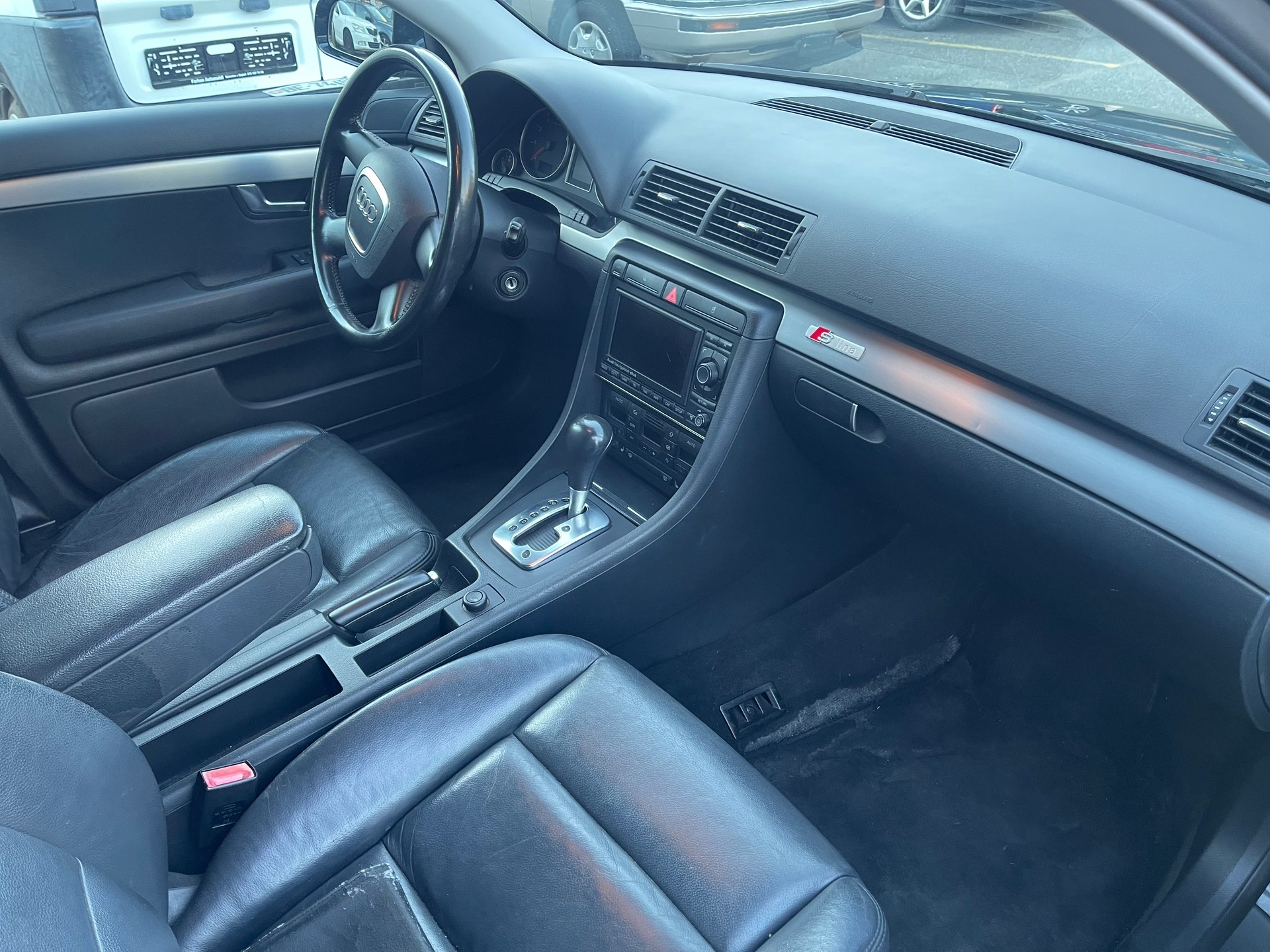 AUDI A4 Avant 3.2 FSI multitronic-image-2
