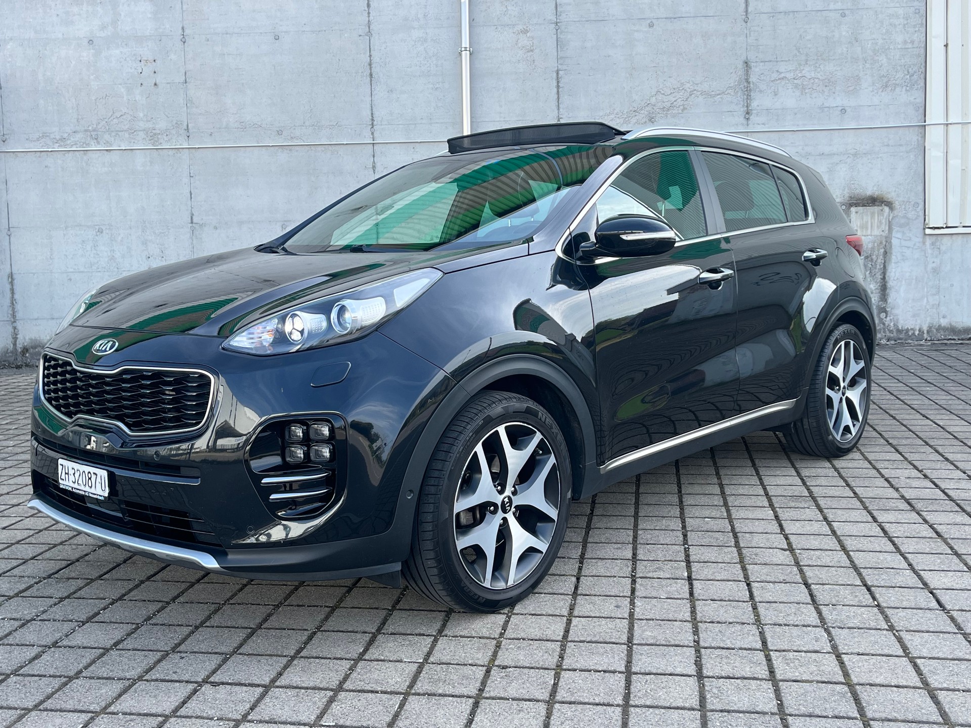 KIA Sportage 2.0CRDi Style GT Line 4WD Automat-image-0