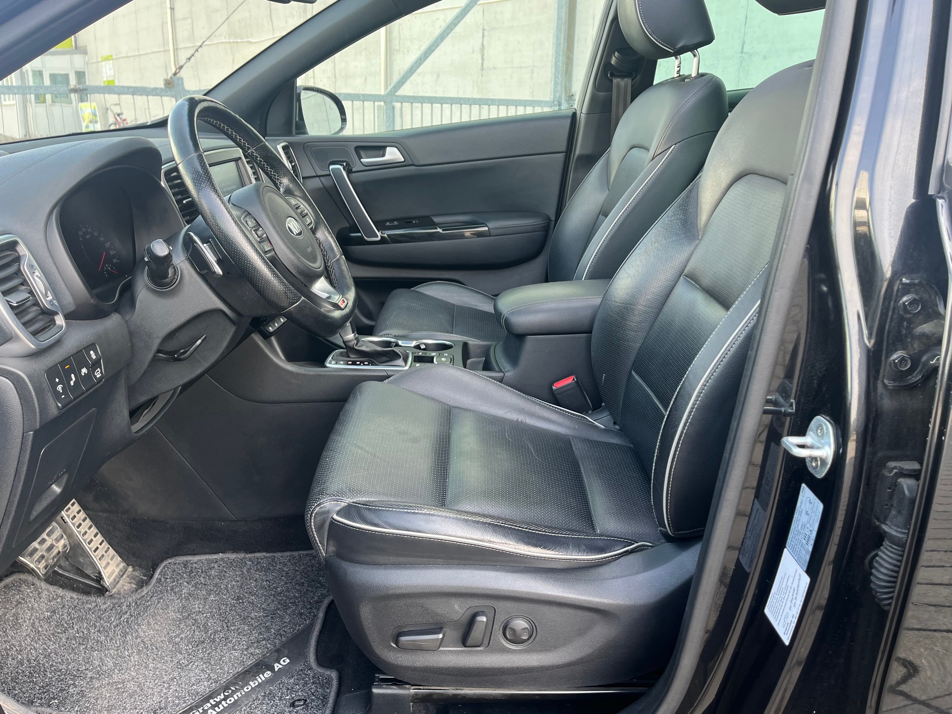 KIA Sportage 2.0CRDi Style GT Line 4WD Automat-image-15