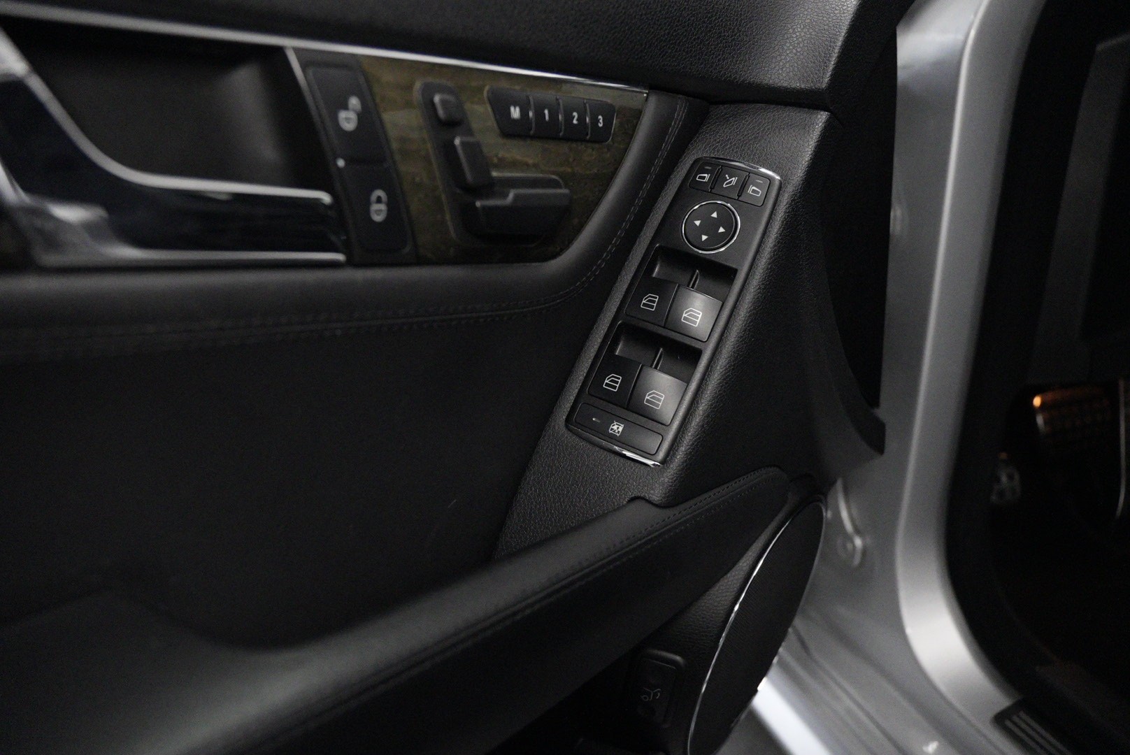 MERCEDES-BENZ C 63 AMG Avantgarde 7G-Tronic-image-8