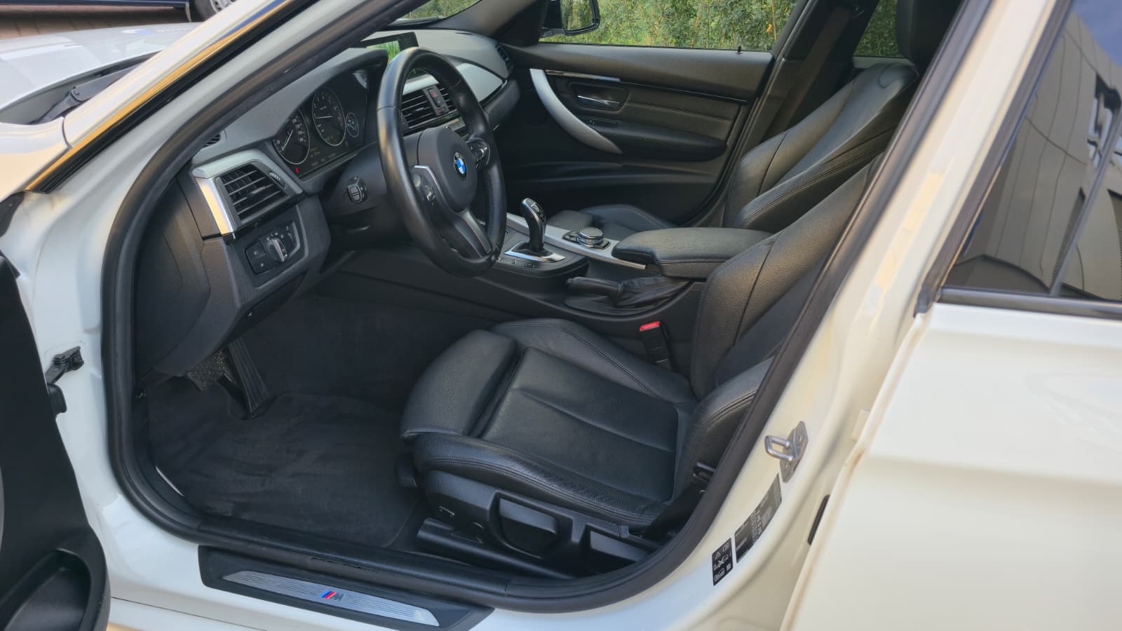 BMW 330i xDrive Touring M Sport Steptronic| Frisch ab MFK| AB Service| 8Fach| **Top Ausstattung**-image-11
