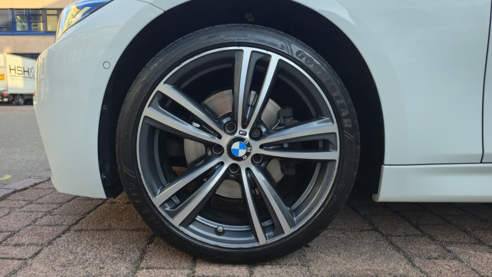 BMW 330i xDrive Touring M Sport Steptronic| Frisch ab MFK| AB Service| 8Fach| **Top Ausstattung**-image-8