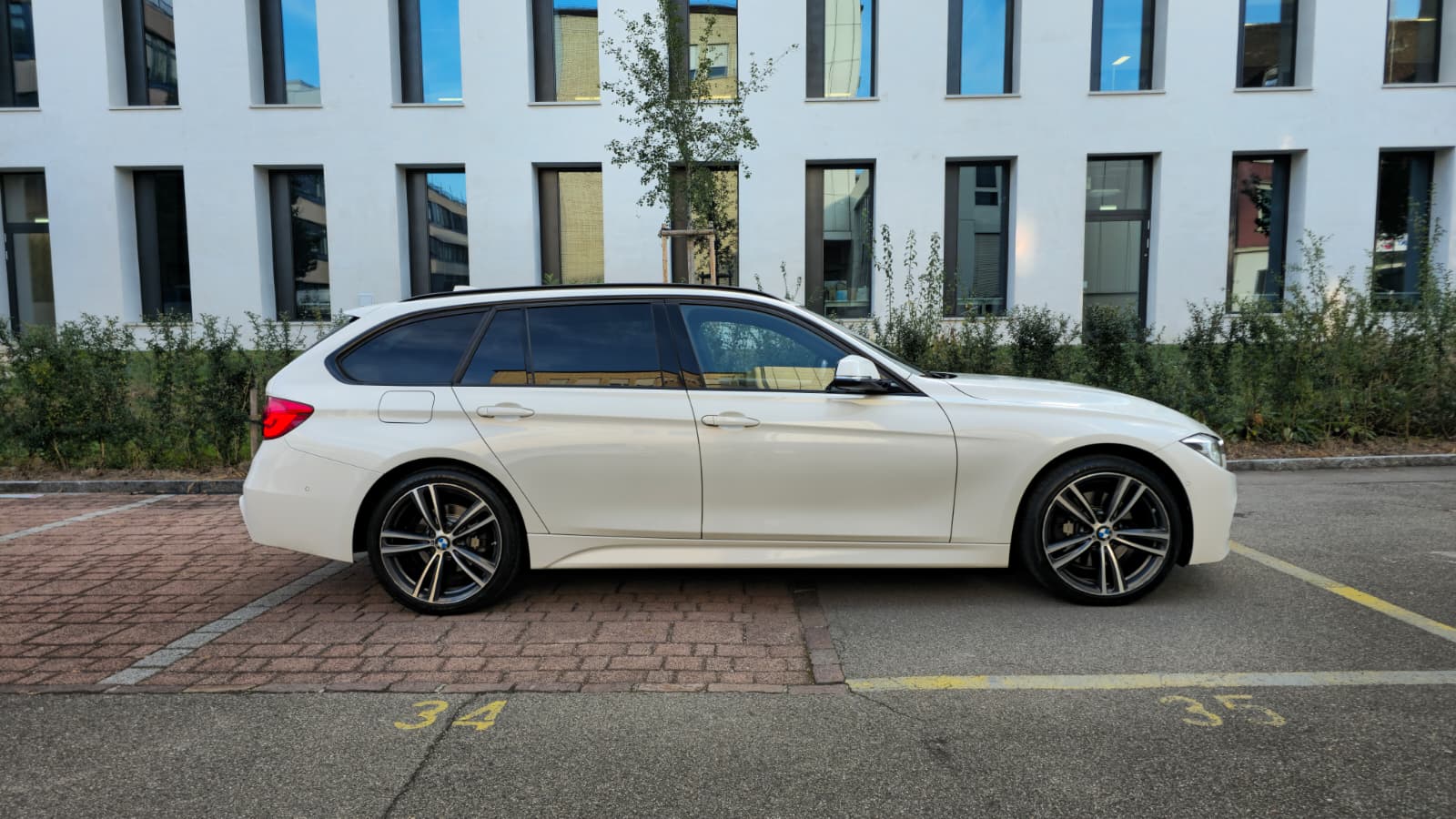 BMW 330i xDrive Touring M Sport Steptronic| Frisch ab MFK| AB Service| 8Fach| **Top Ausstattung**-image-3