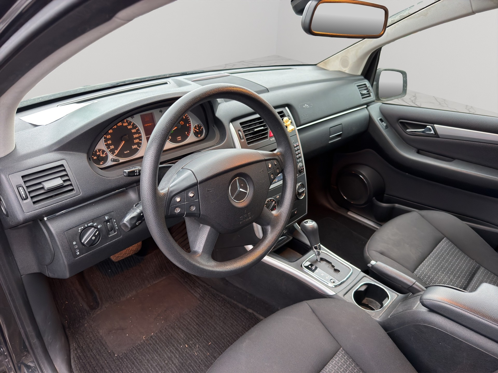 MERCEDES-BENZ B 180 (170) Autotronic-image-9
