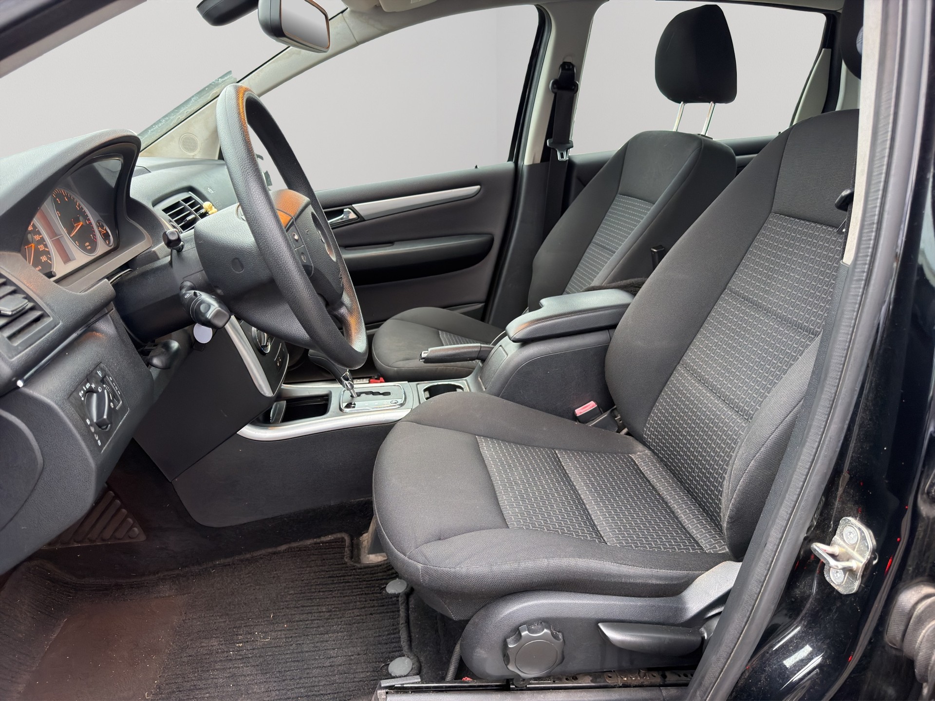 MERCEDES-BENZ B 180 (170) Autotronic-image-8