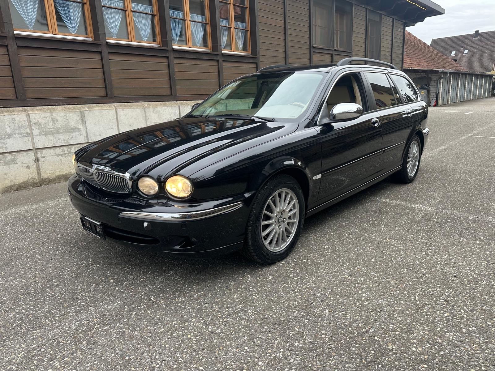 JAGUAR X-Type Estate 2.5 V6 Traction4 Sovereign-showroom-element-1